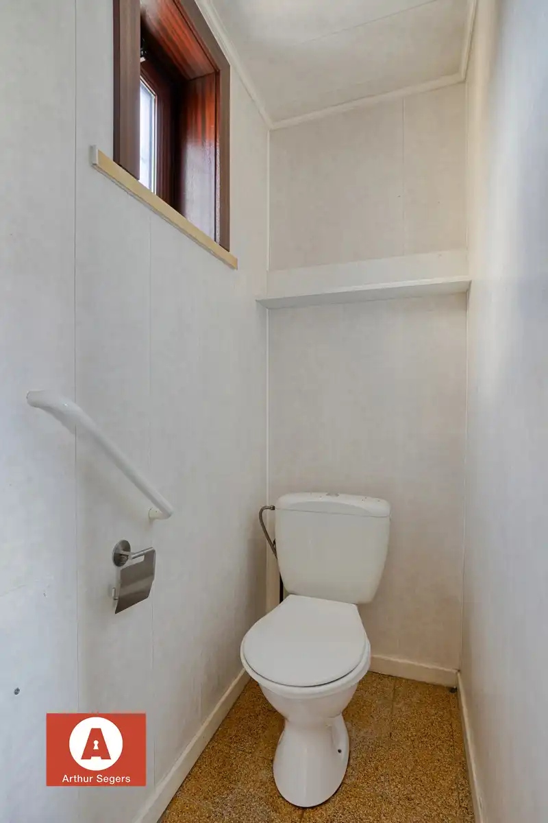 Halfopen bebouwing op zeer centrale ligging foto 14