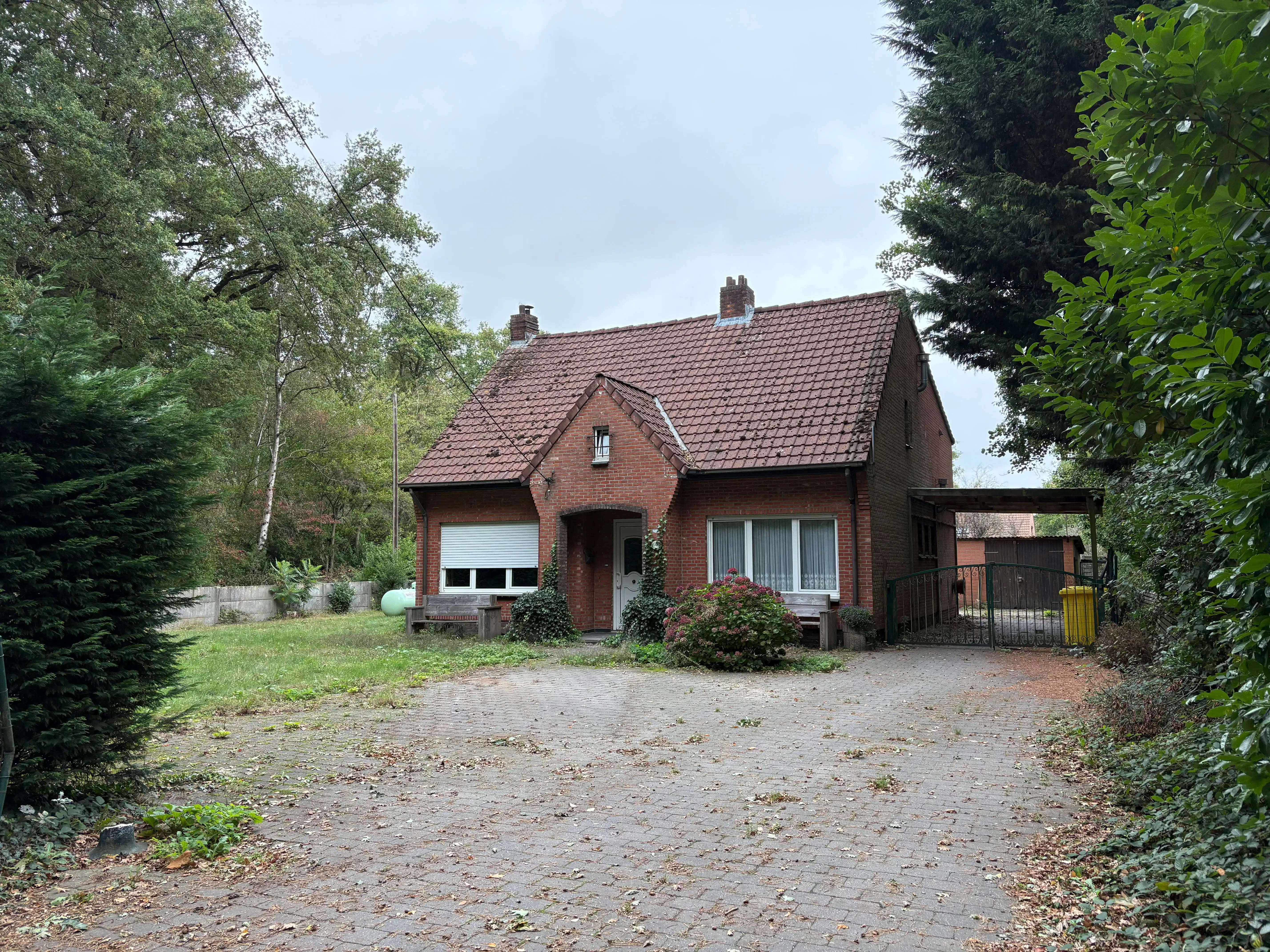 Te renoveren te koop met 4 à 5 slaapkamers te Essen-Wildert! foto 2