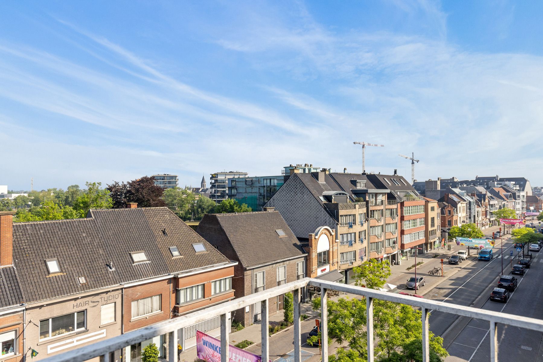 Centraal gelegen appartement met 2 slaapkamers en garage. foto 5