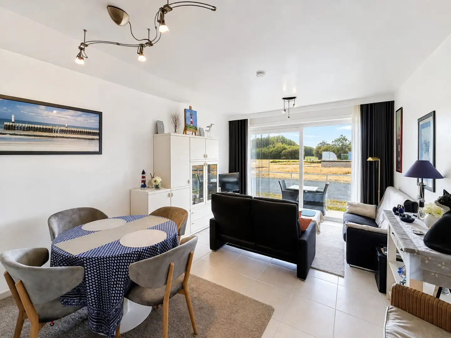 Appartement met twee slaapkamers op toplocatie bij de schildpad van Nieuwpoort foto 2