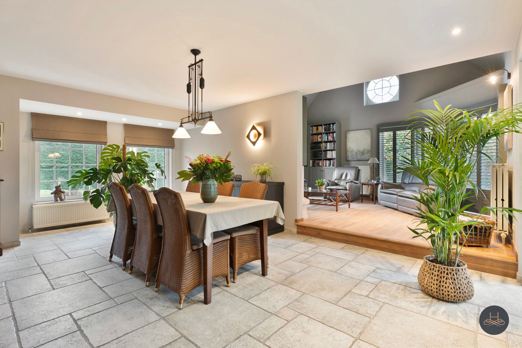 Karaktervolle villa met prachtige parktuin foto 5