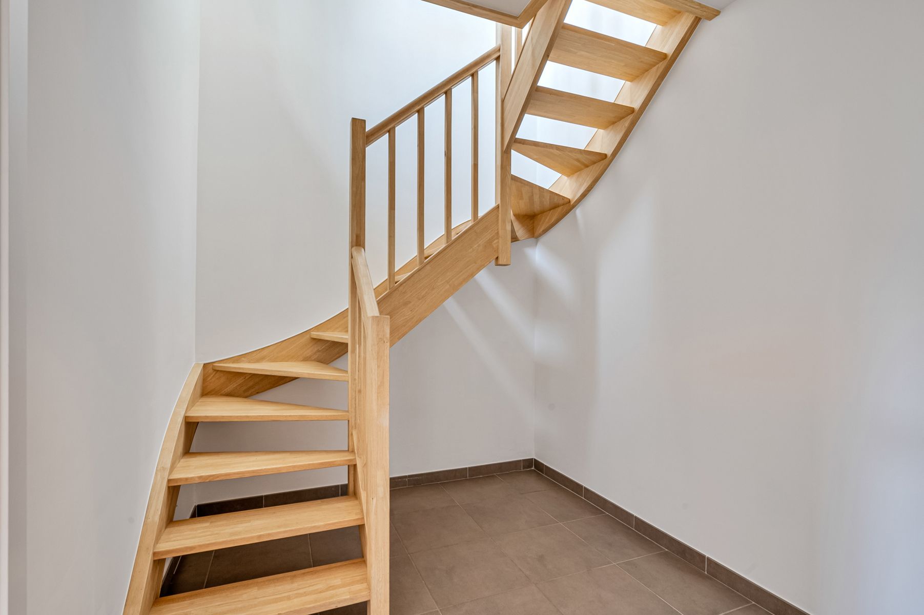 Instapklaar appartement met privé tuin en zonneterras foto 11
