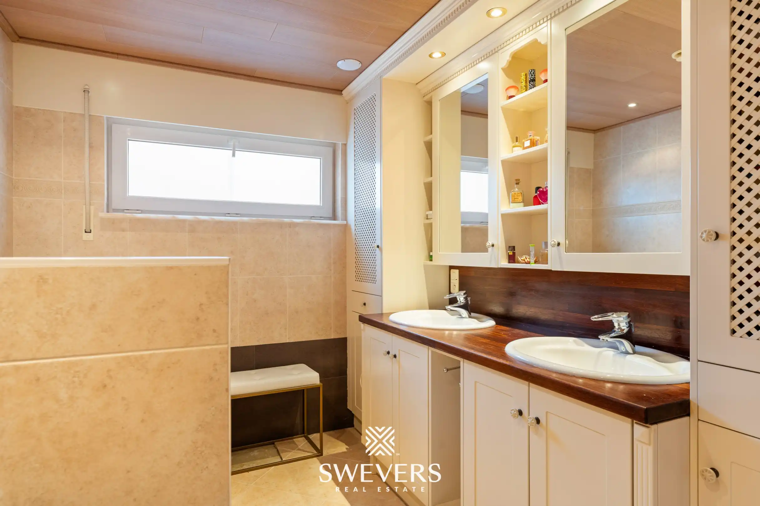 Instapklare Villa met Professionele Paardenaccommodatie:  foto 18