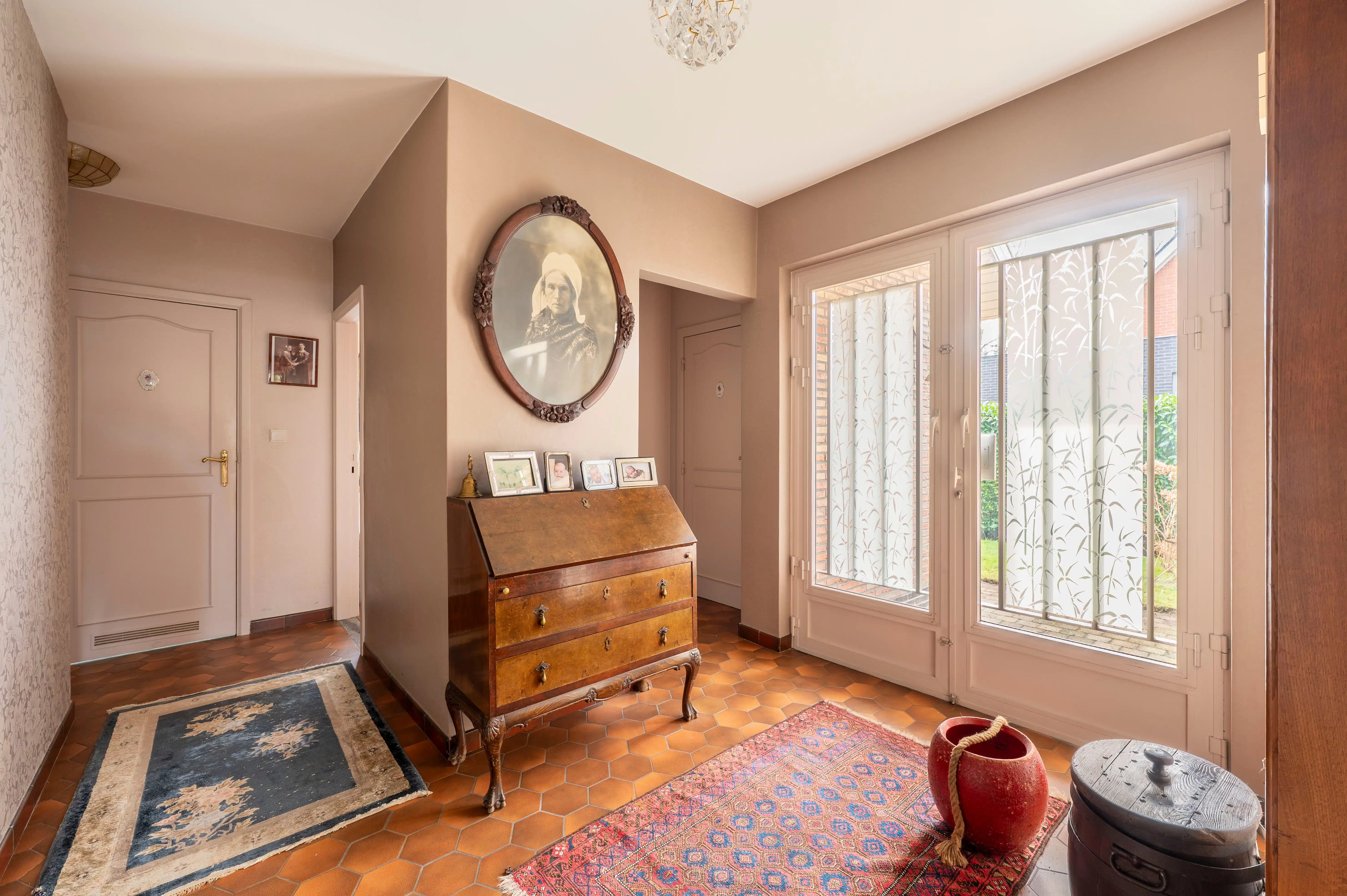 Te renoveren laagbouwvilla in een gegeerde wijk in Ekeren! foto 10