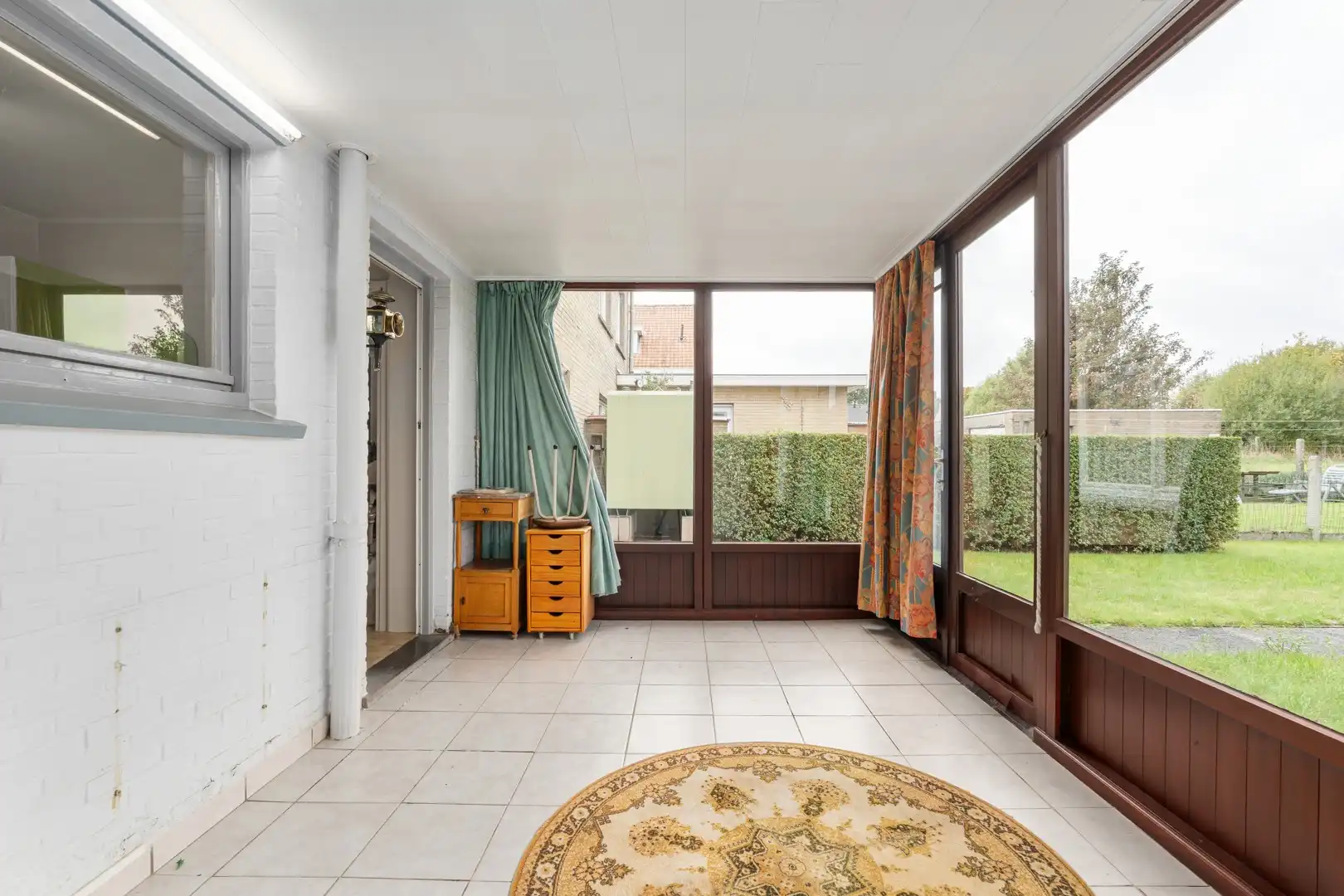Zeer ruime kloeke woning met grote tuin! foto 11