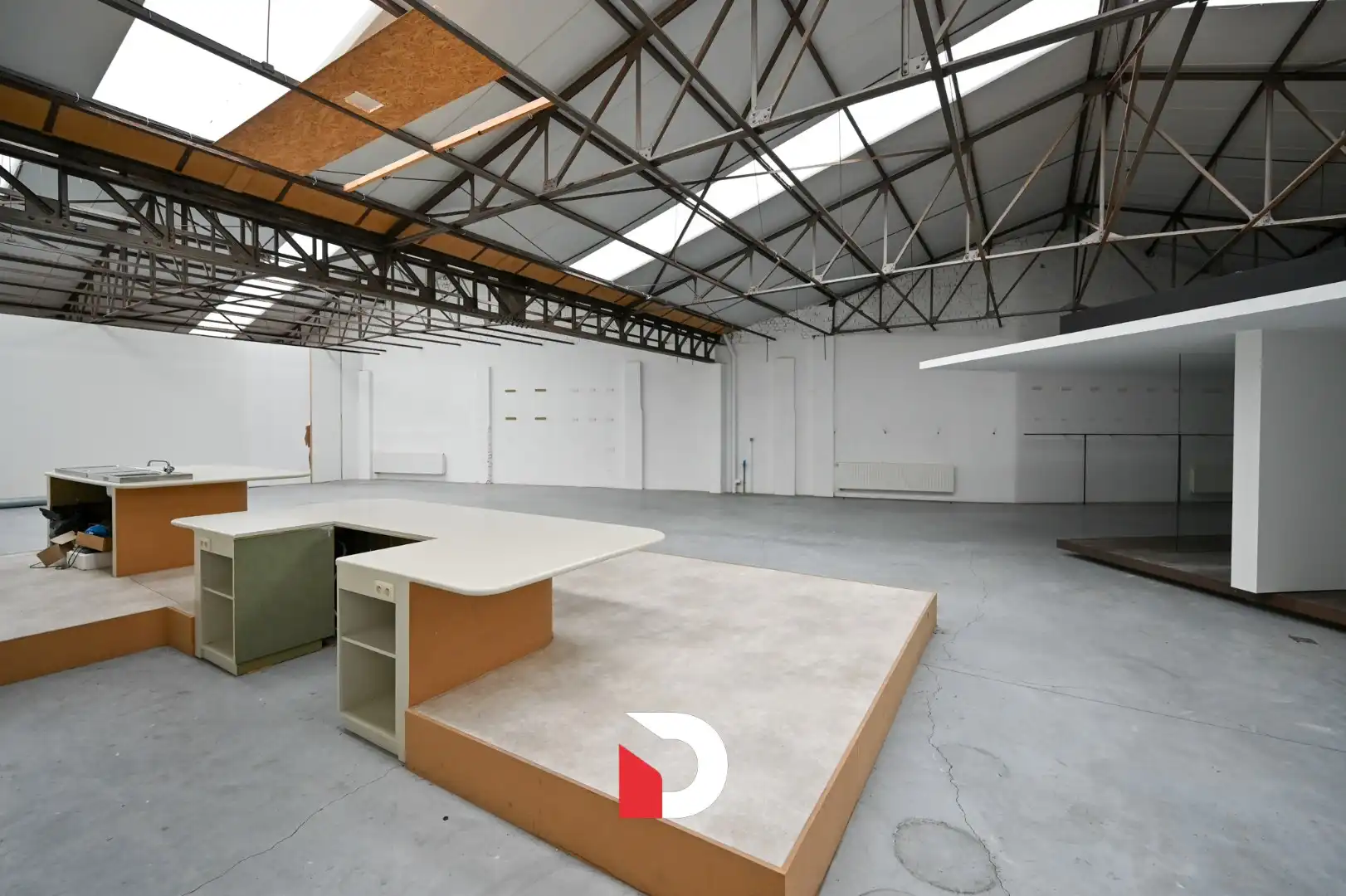 Gerenoveerd handelspand / winkelruimte op een strategische locatie te Assebroek. foto 9