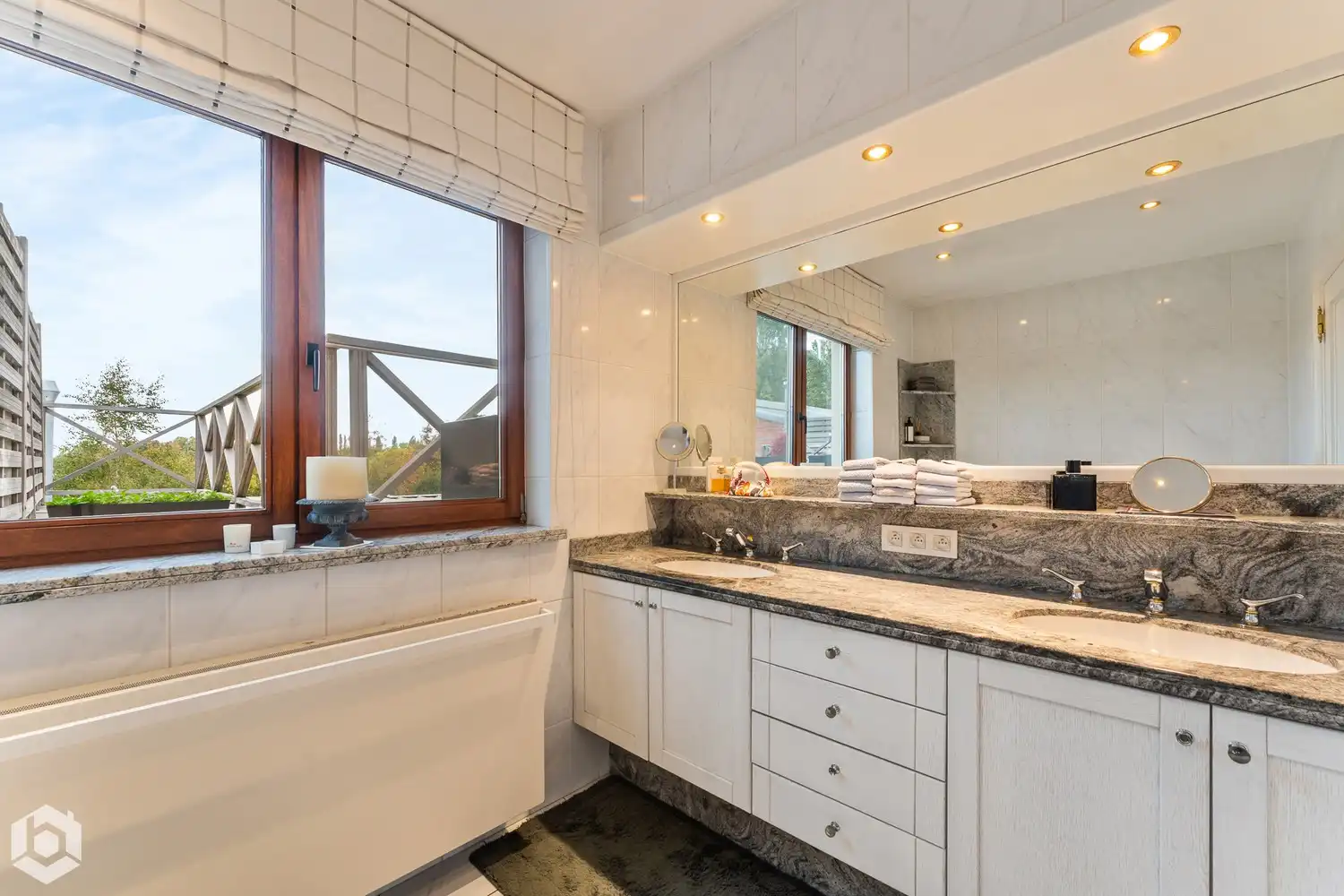 Commercieel pand met ruim appartement op toplocatie in Sint-Katelijne-Waver foto 21