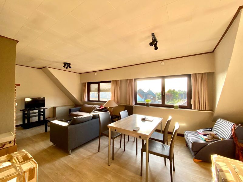 LICHTRIJK EENSLAAPKAMERAPPARTEMENT TE ZELZATE foto {{pictureIndex}}