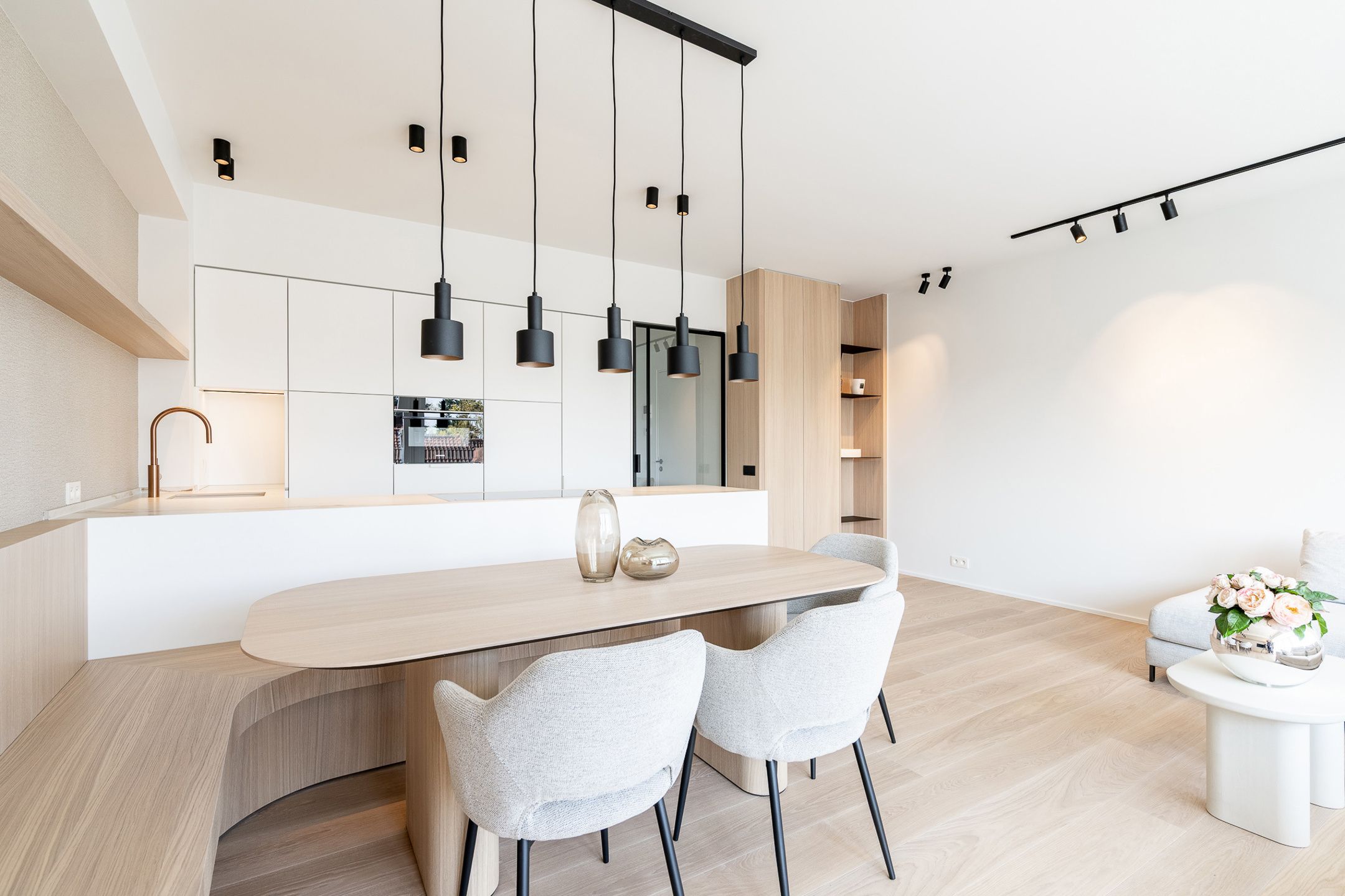 Elegant gerenoveerd appartement met open zicht in het Zoute foto 14