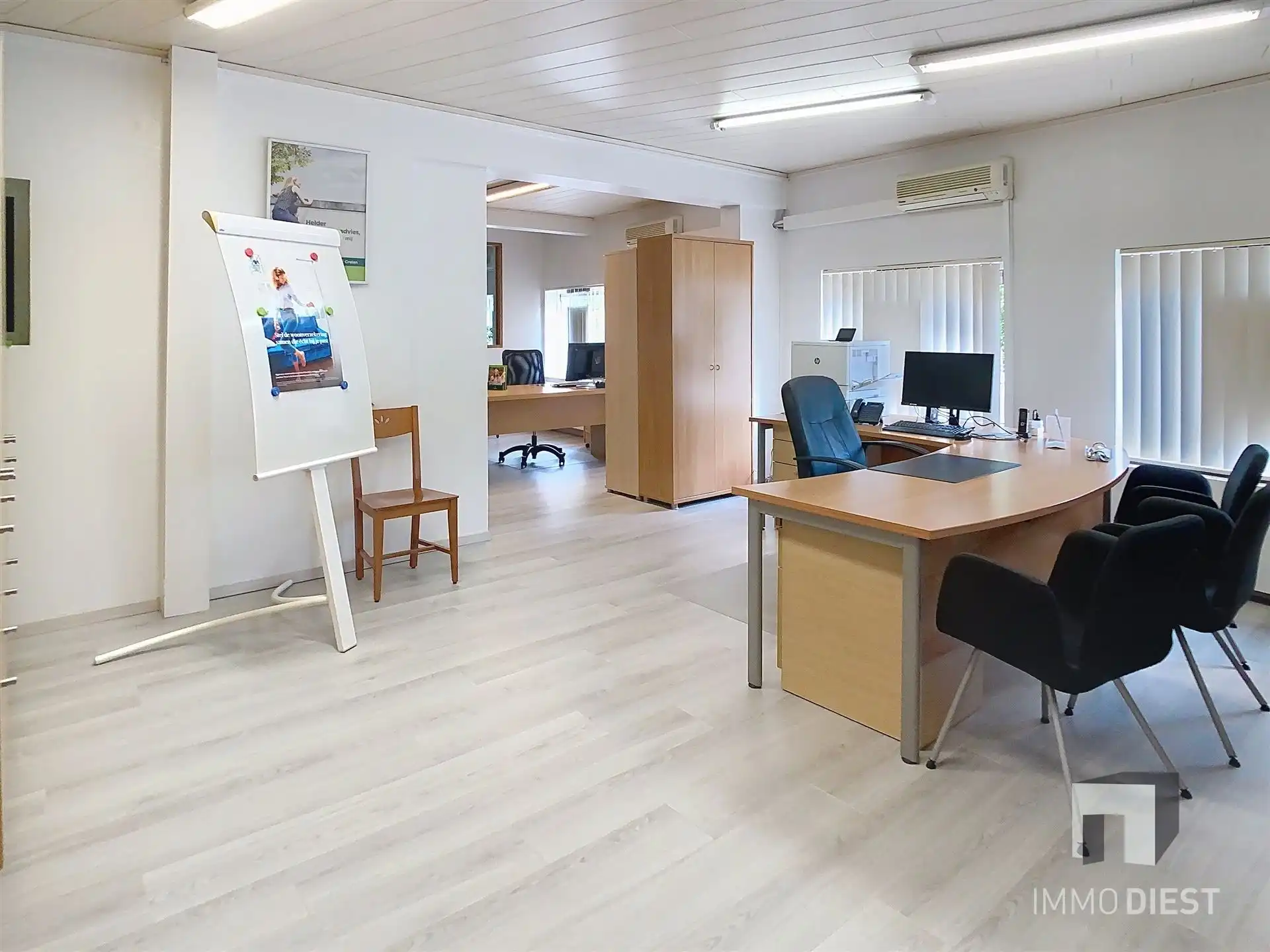 Gelijkvloers kantoorpand op strategische ligging  foto 13