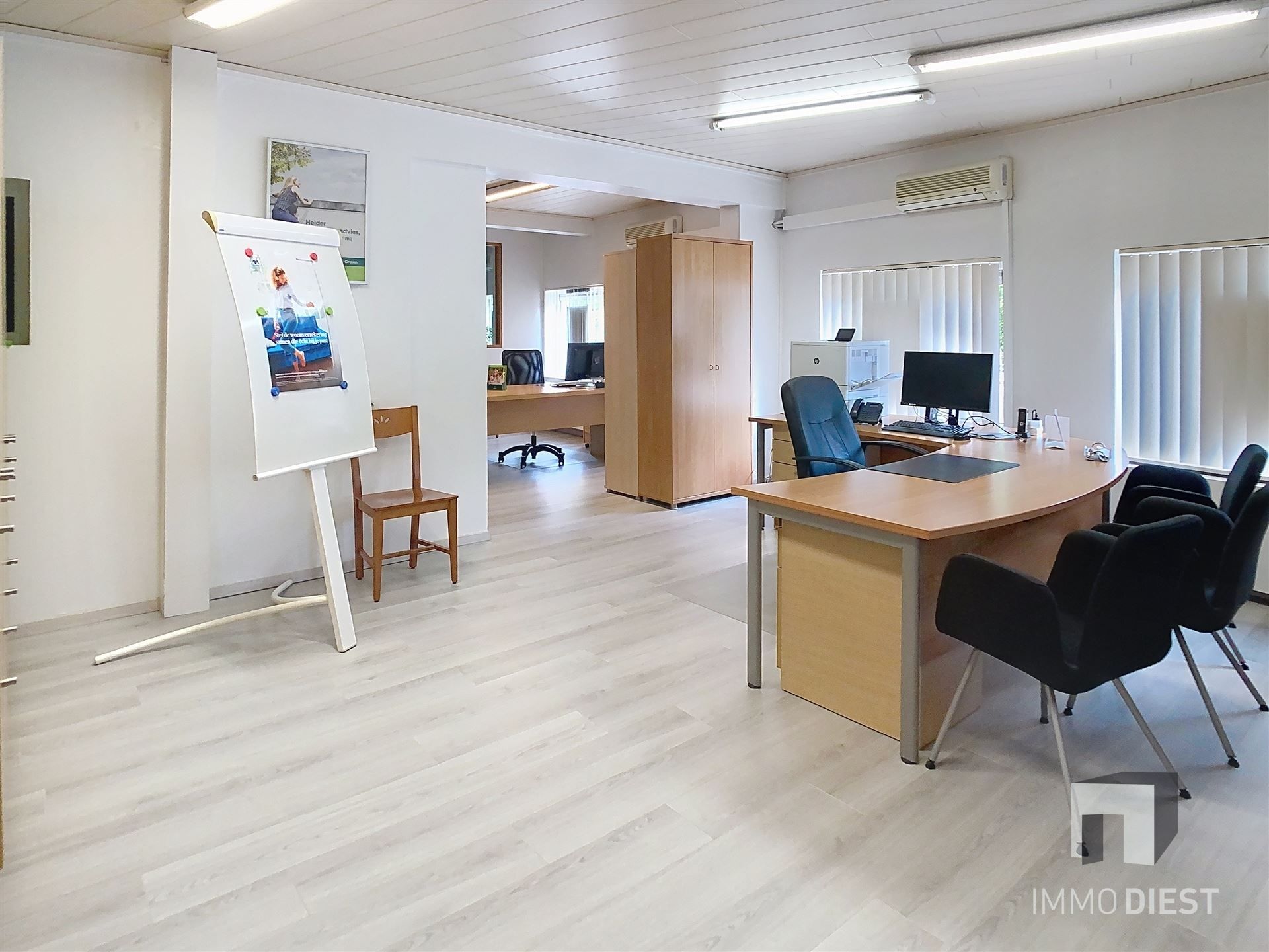 Gelijkvloers kantoorpand op strategische ligging  foto 13