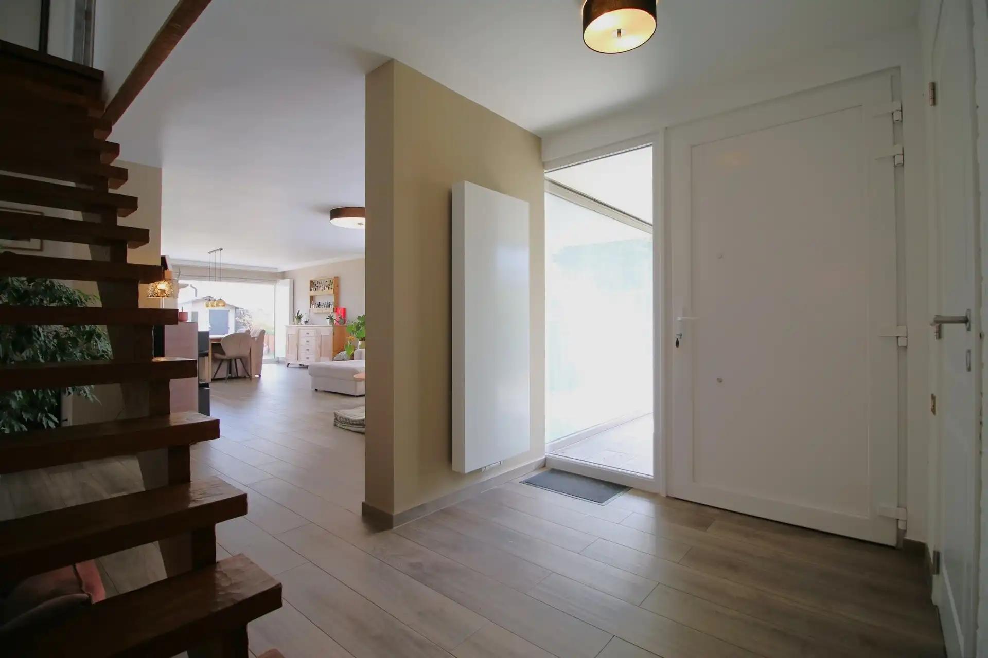 Knap gerenoveerde woning in rustige wijk foto 2