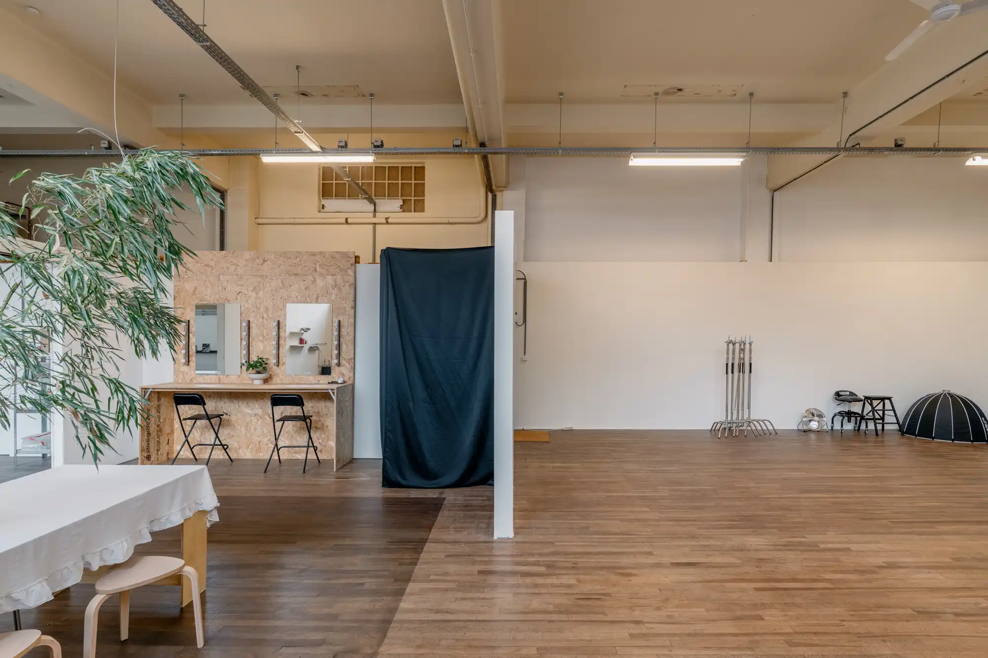 GOING NORTH: van turnzaal naar ruimte voor vorm in het voormalige Sint-Elisabethinstituut in Merksem foto 7