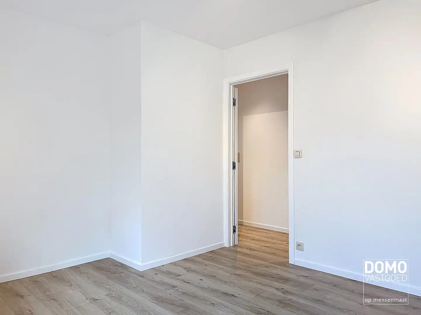 VOLLEDIG GERENOVEERDE WONING MET 3 SLAAPKAMERS EN ZUIDGERICHTE TUIN foto 16