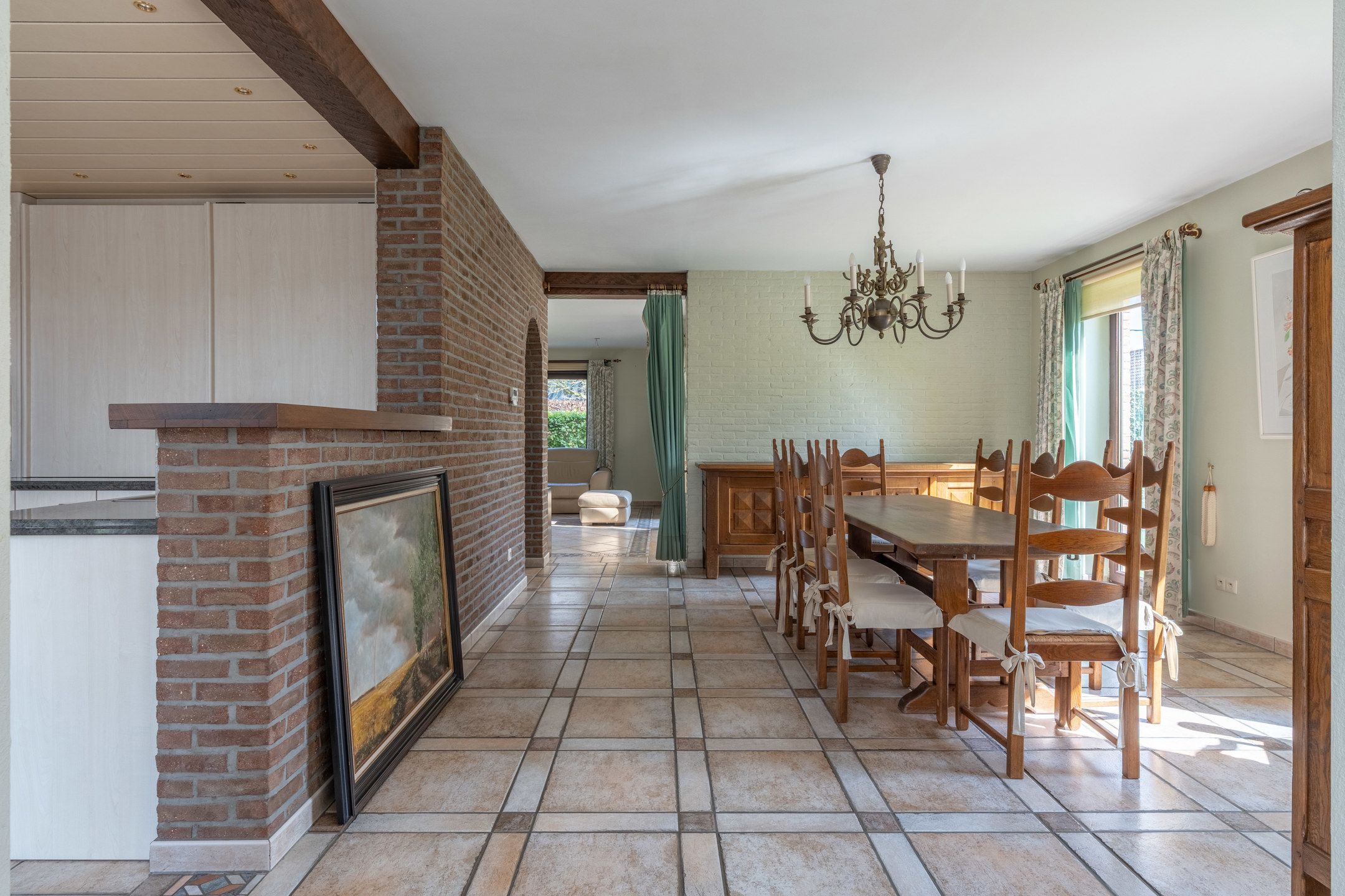 Goed onderhouden villa met 5 slpk's op perceel van 1.060m². foto 13