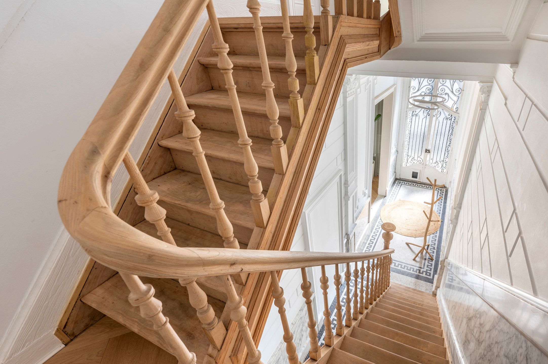 Indrukwekkend herenhuis op een toplocatie te Antwerpen Zuid. foto 17