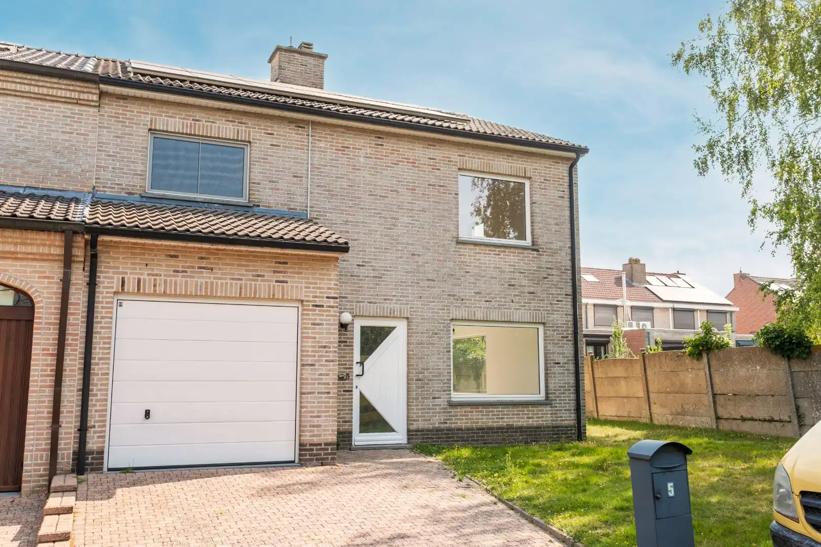 Verzorgde woning met 3 slpk, tuin en garage te Halle foto 2
