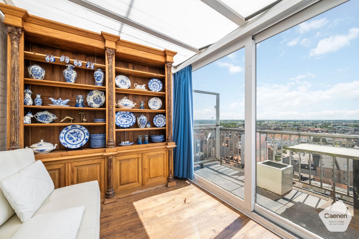 Instapklare gemeubelde penthouse met één slaapkamer en met een prachtig zicht over de zee. Met garagebox op het Casinoplein inbegrepen. foto 14