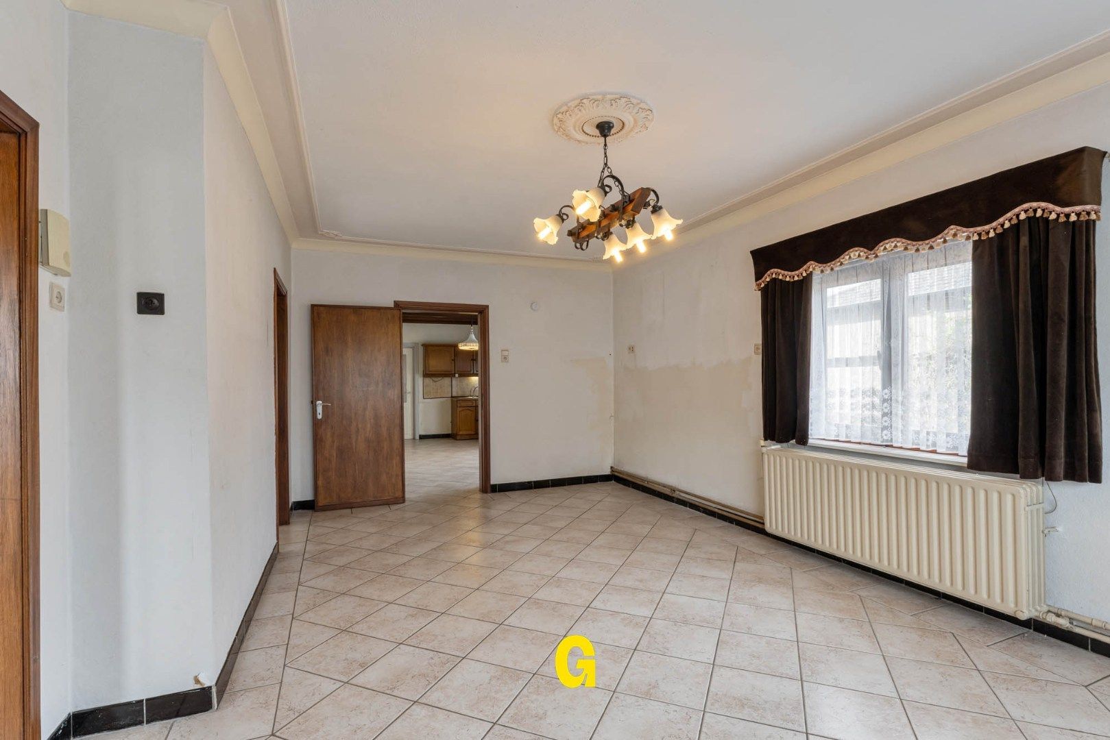 Te renoveren vrijstaande bungalow woning met tuin op een perceel van 8a 55ca foto 6