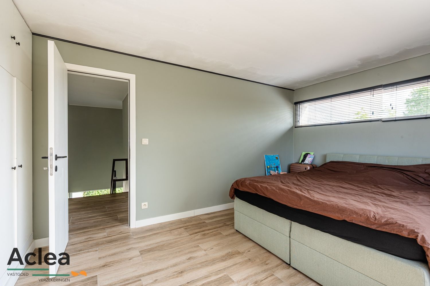 Stijlvolle, ruime woonst op een mooi perceel foto 23