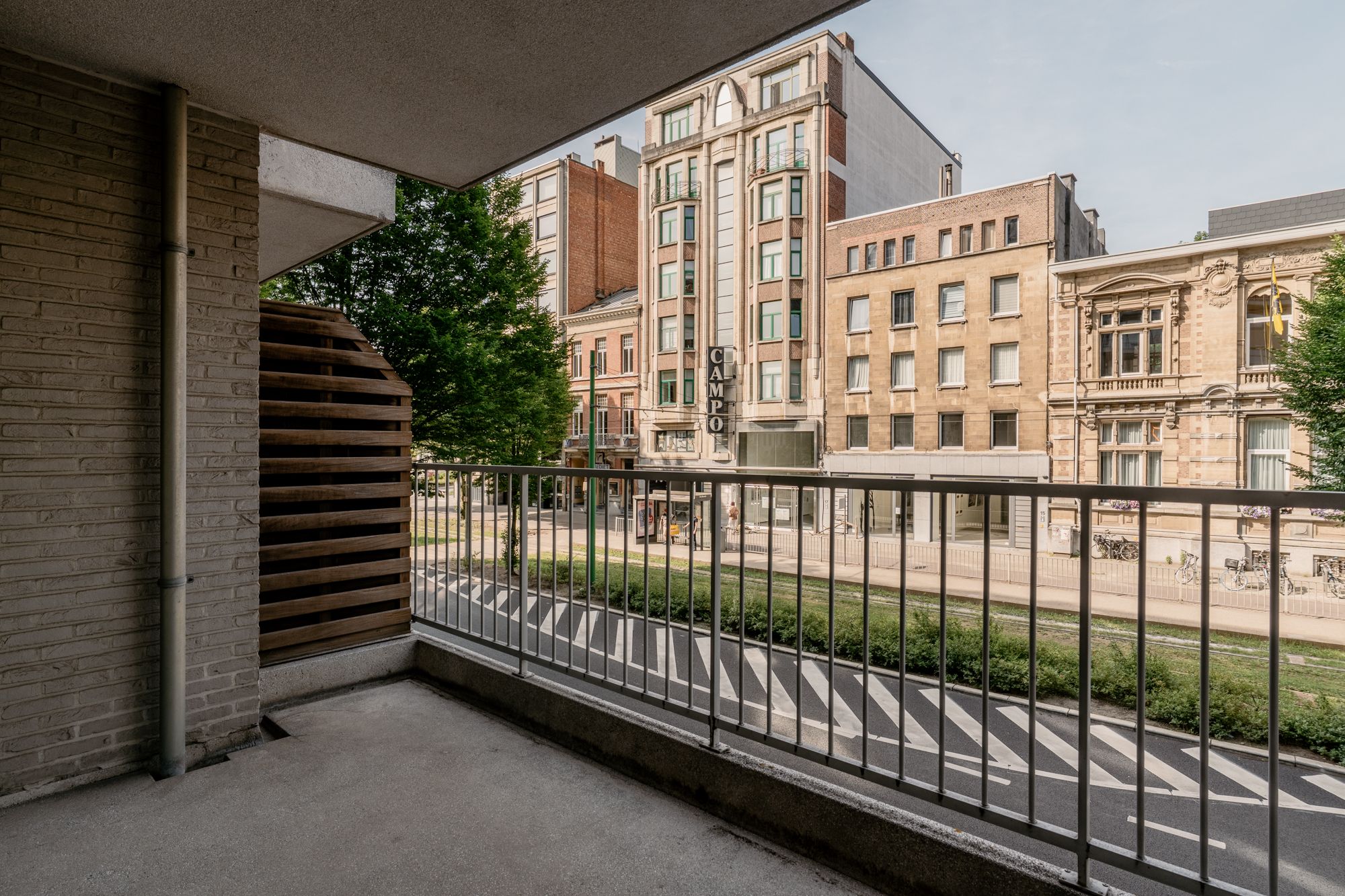 Opvallend ruim appartement met 2 slaapkamers en 2 terrassen aan brouwerij De Koninck foto 3