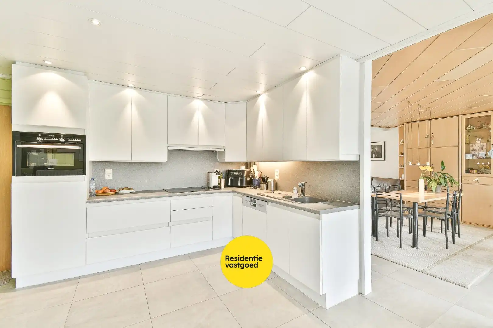 Instapklare woning met 4 slaapkamers, garage en carport foto 9