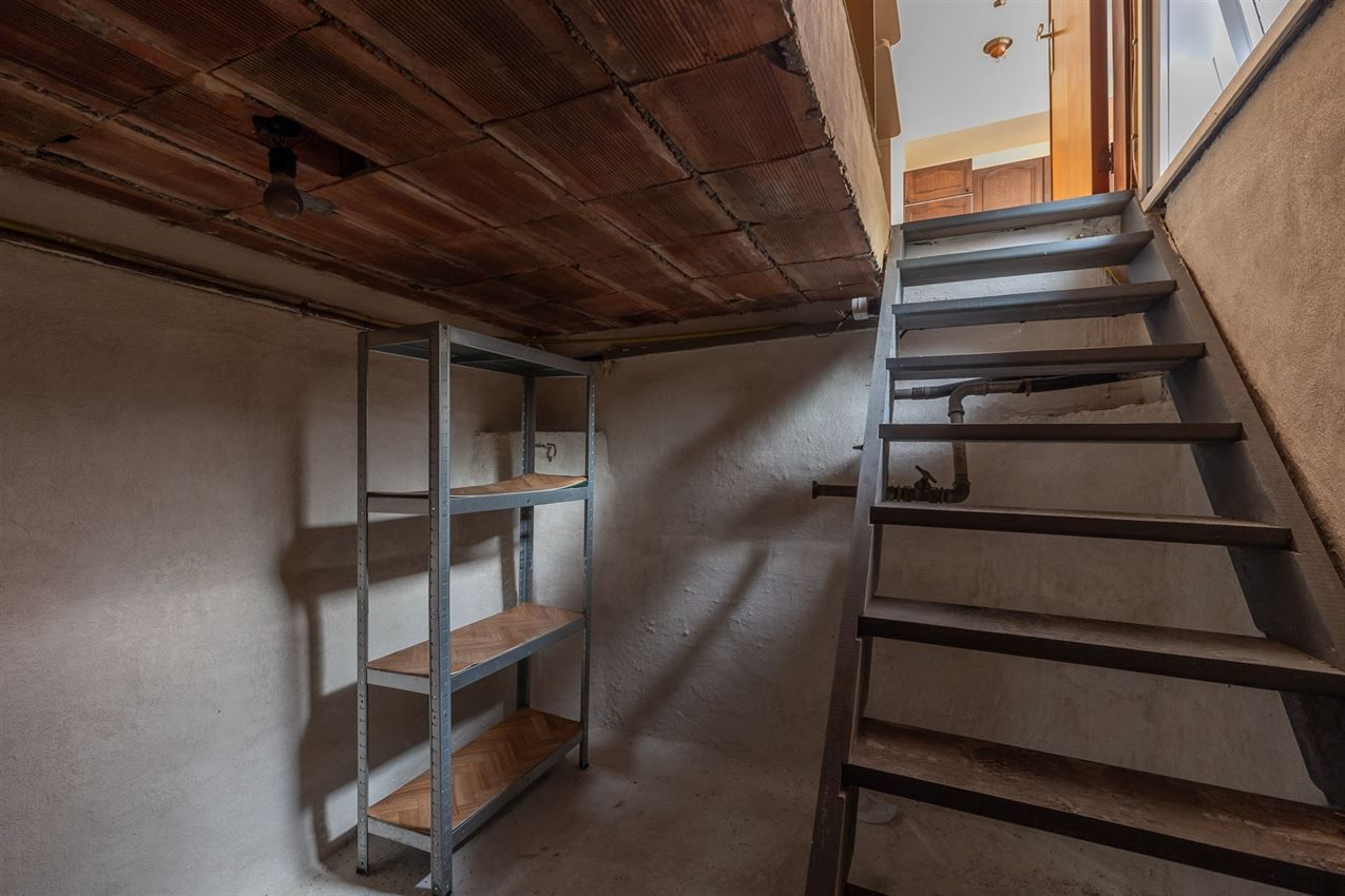 Temidden van agrarisch gebied, grenzend aan bos foto 28