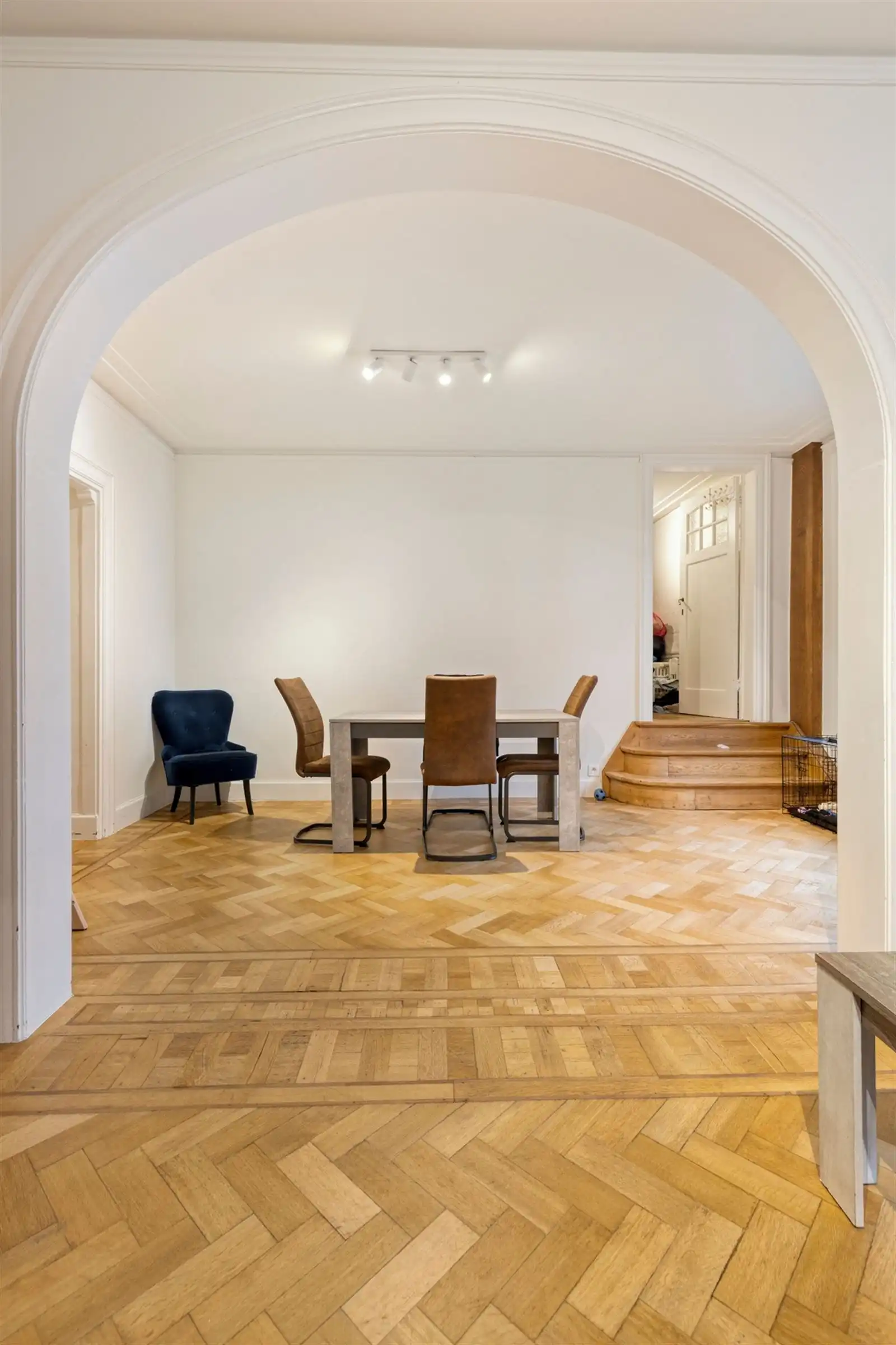 Berchem – Charmant 2-slaapkamerappartement in prachtige art-deco woning

 foto 7