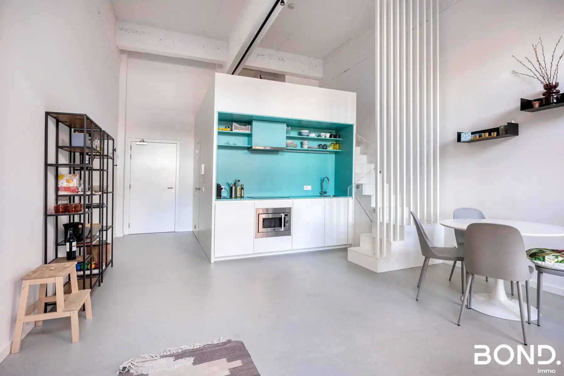 Studio met loftgevoel en parking aan de Vaartkom in Hungaria foto 7