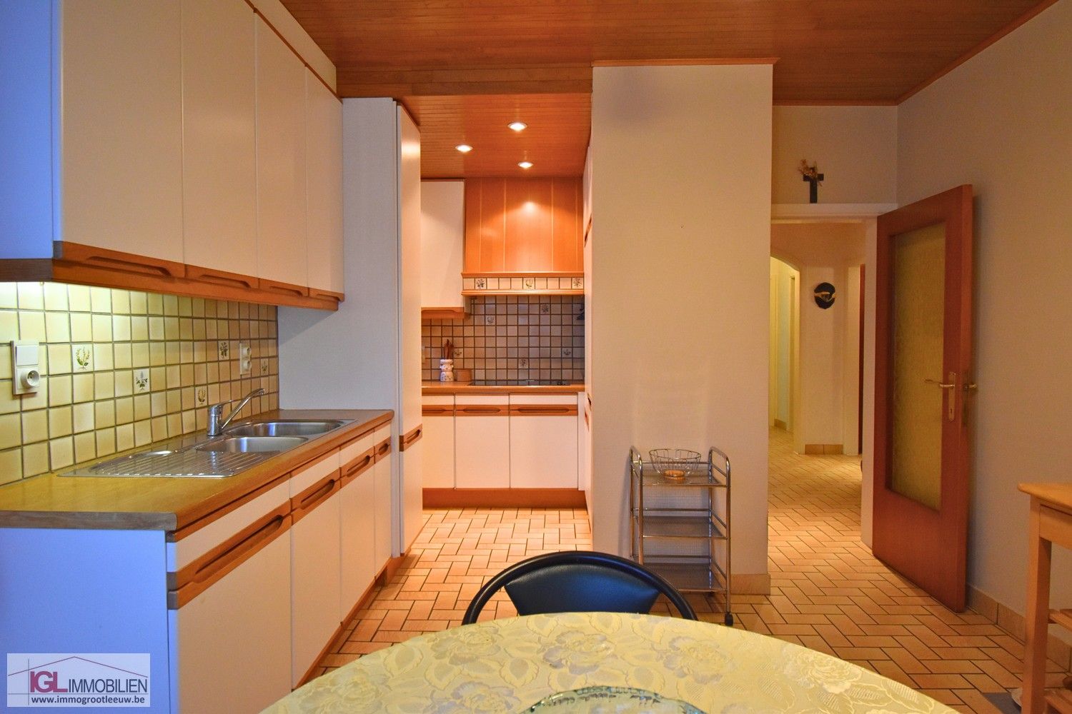 Ruim en rustig gelegen appartement met 2 slaapkamers, terras en garage te huur in Dilbeek foto 4