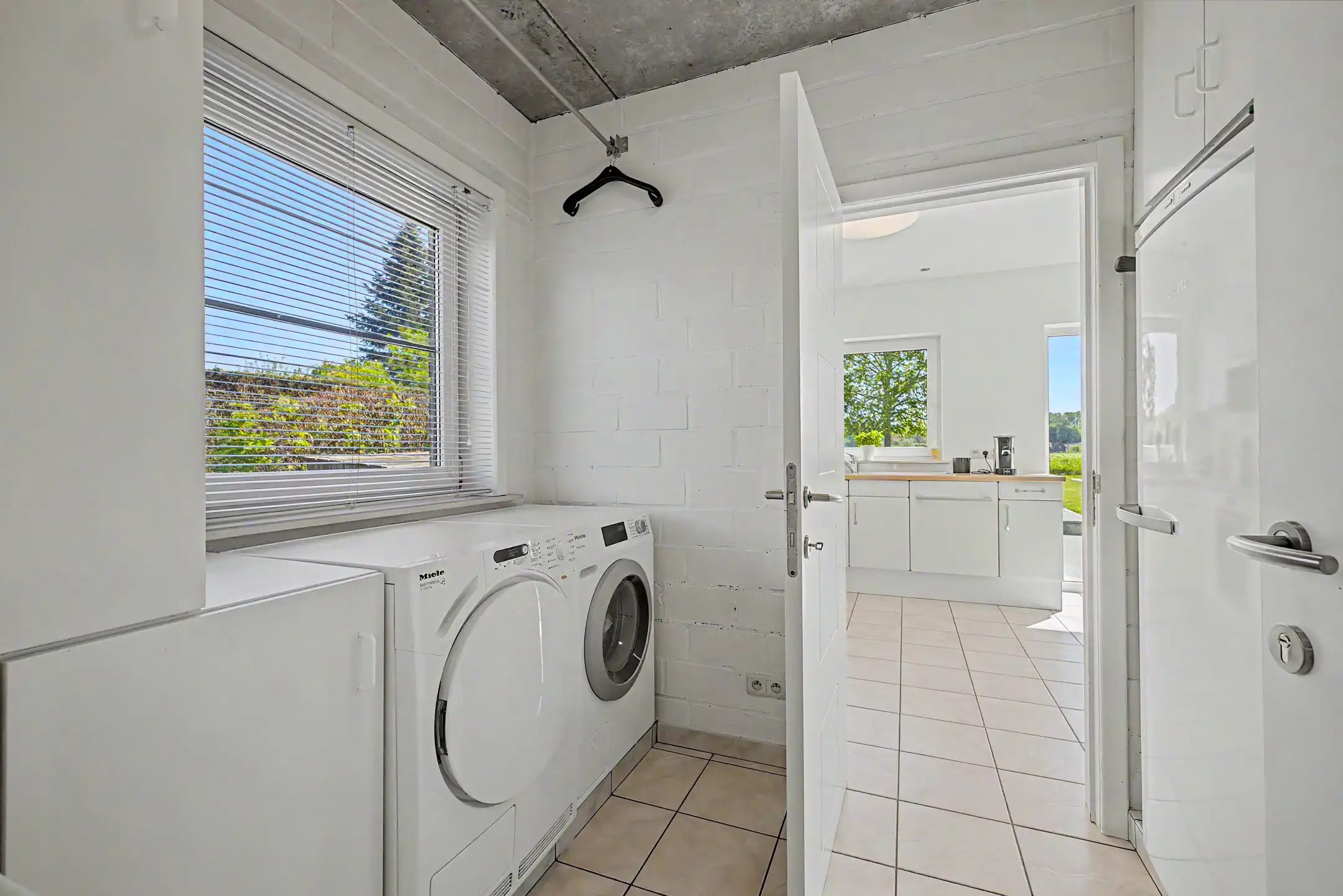 Instapklare woning met zwembad en prachtig vergezicht foto 11