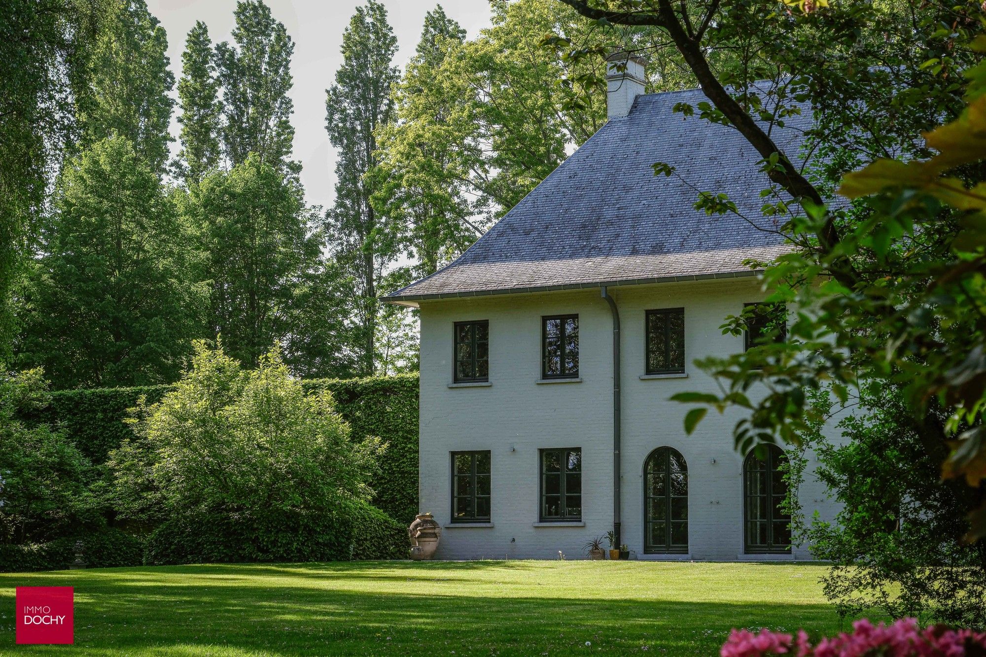 Instapklaar villa-landhuis in landelijke omgeving (arch. Lionel Jadot) foto 2