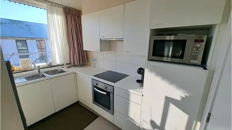 Comfortabel 2-slaapkamerappartement met TERRAS en AUTOSTANDPLAATS te huur in Sint-Andries Brugge foto 4