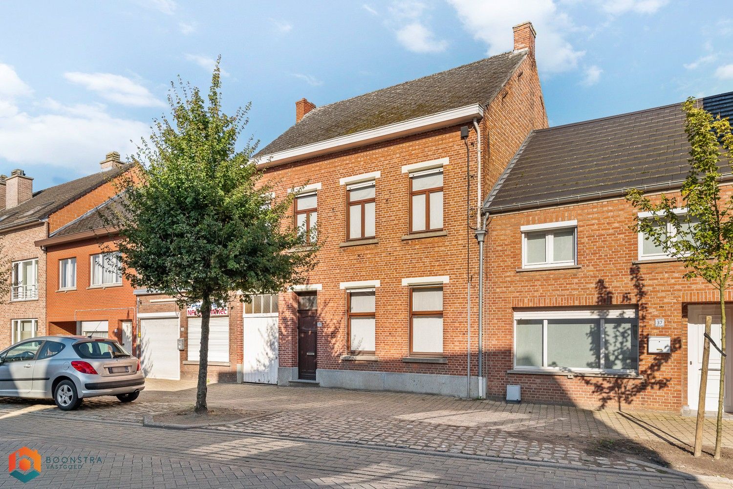 Hoofdfoto van de publicatie: Leuke woning met 3 slpkrs en praktische garage in Westmeerbeek