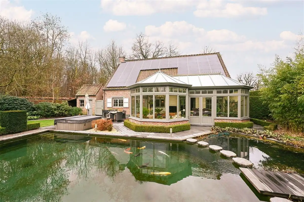 Instapklare villa met zwemvijver foto 24