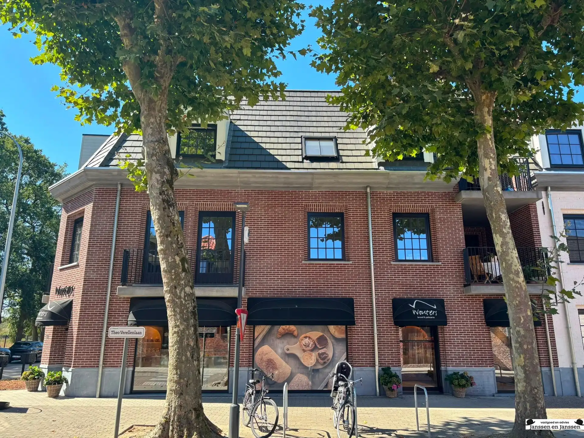 Stijlvol afgewerkt appartement met 2slpks en terras in het centrum van Gooreind (ca.100m²) foto 4
