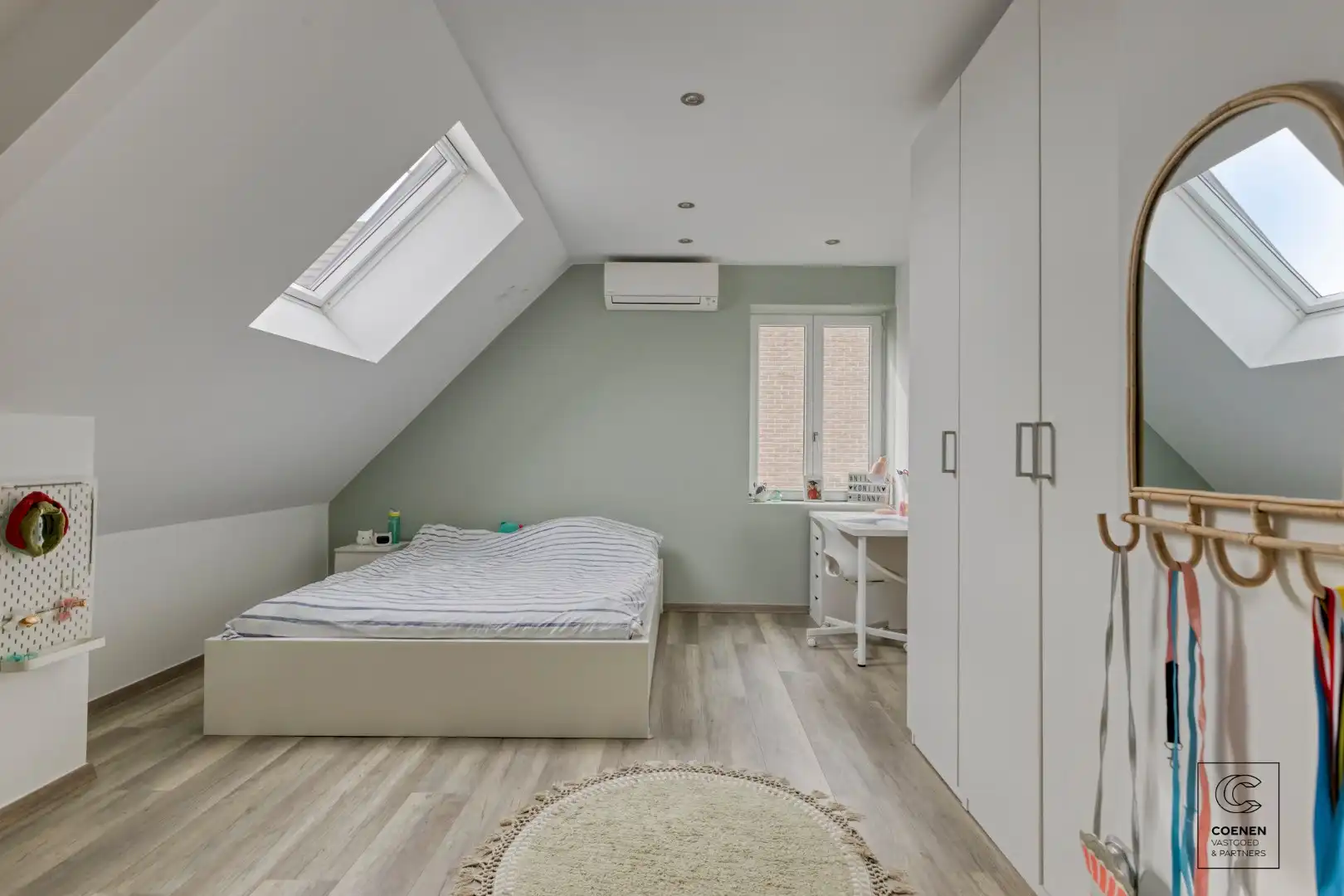 Gerenoveerde woning met 4 à 5 slpk's op een gunstige ligging te Oelegem! foto 18