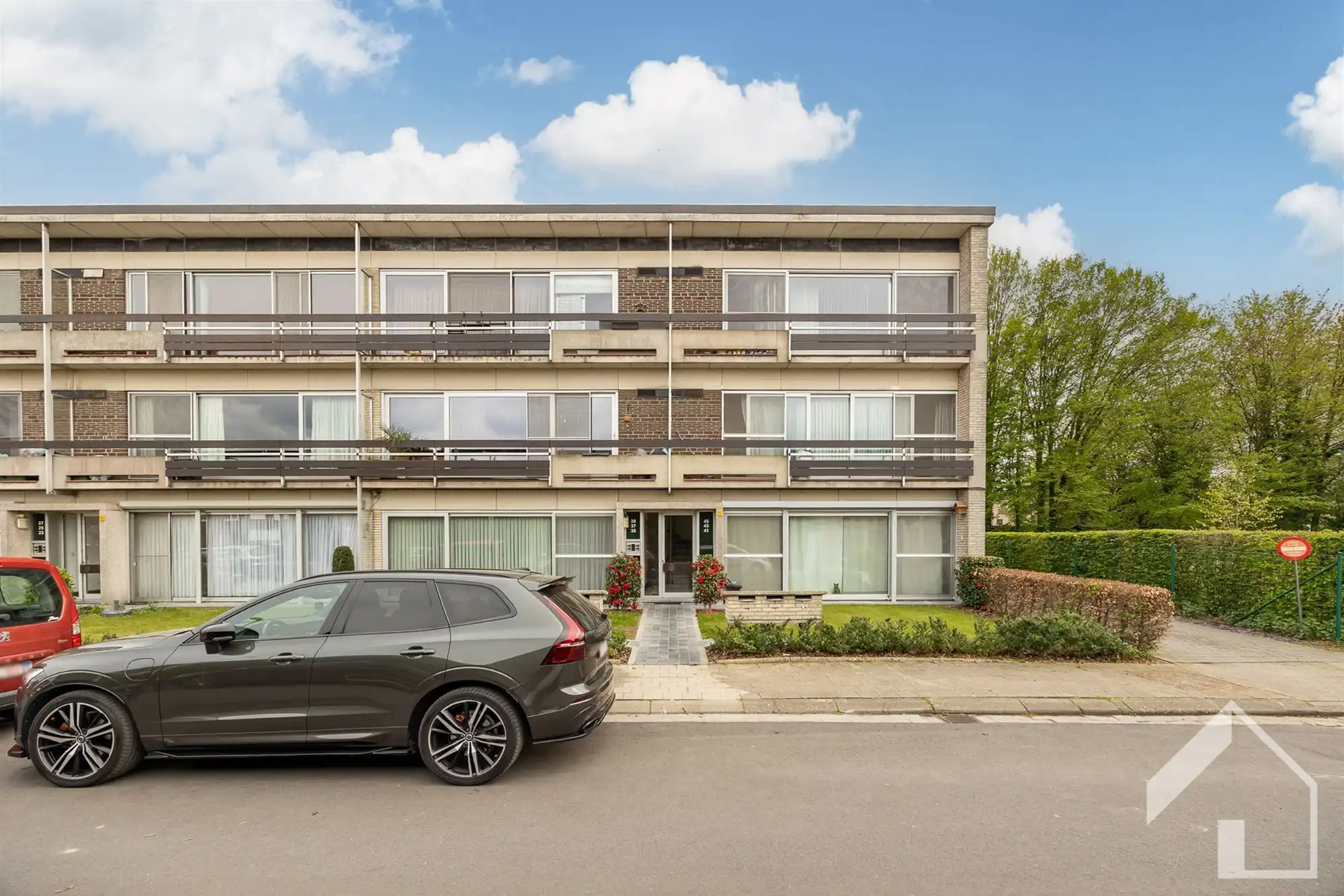 Instapklaar appartement met zwembad! foto {{pictureIndex}}