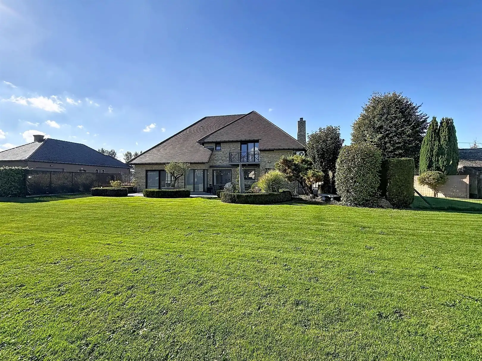 Zeer verzorgde villa, 4 slpks, tuin, opp 18a 48ca foto 3