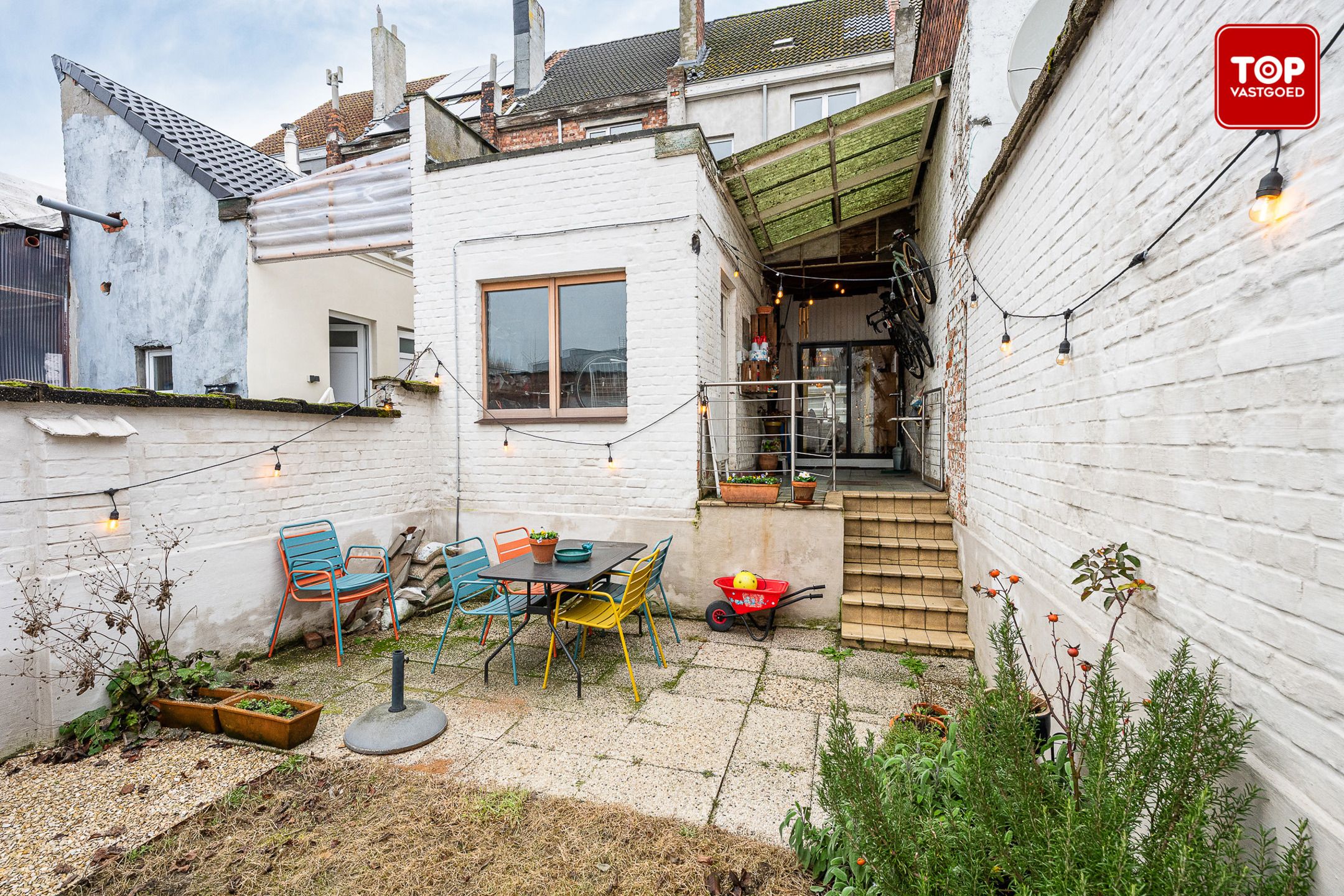 Leuke gezinswoning met 3 slaapkamers en tuin.  foto 23