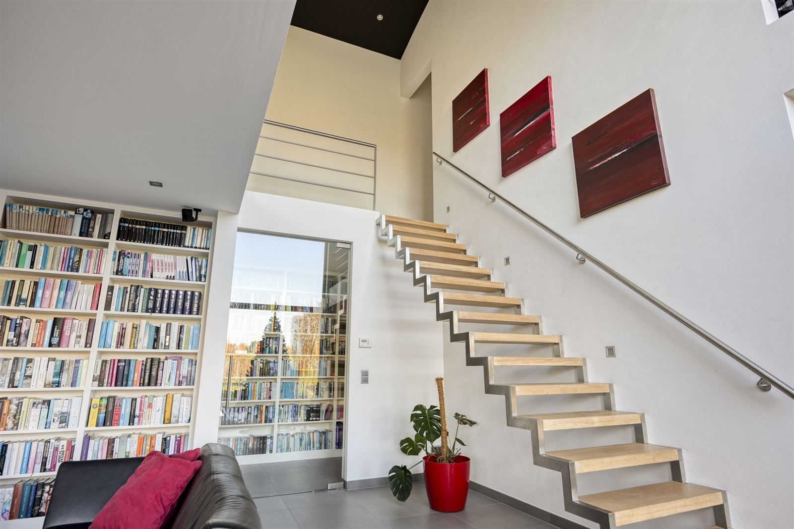 Ruime woning te koop met 5 slaapkamers foto 5