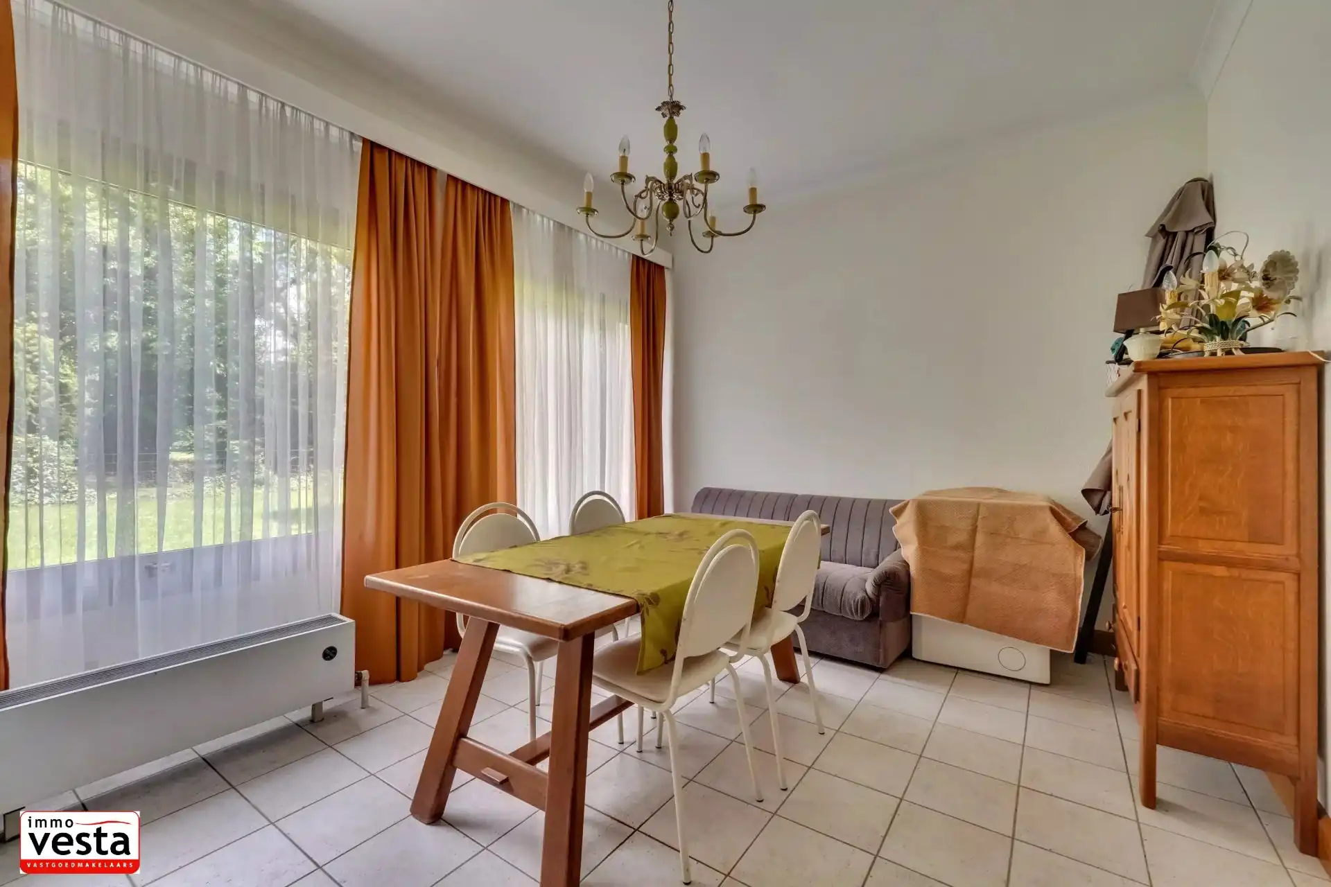 Zeer ruim gelijkvloers appartement foto 6
