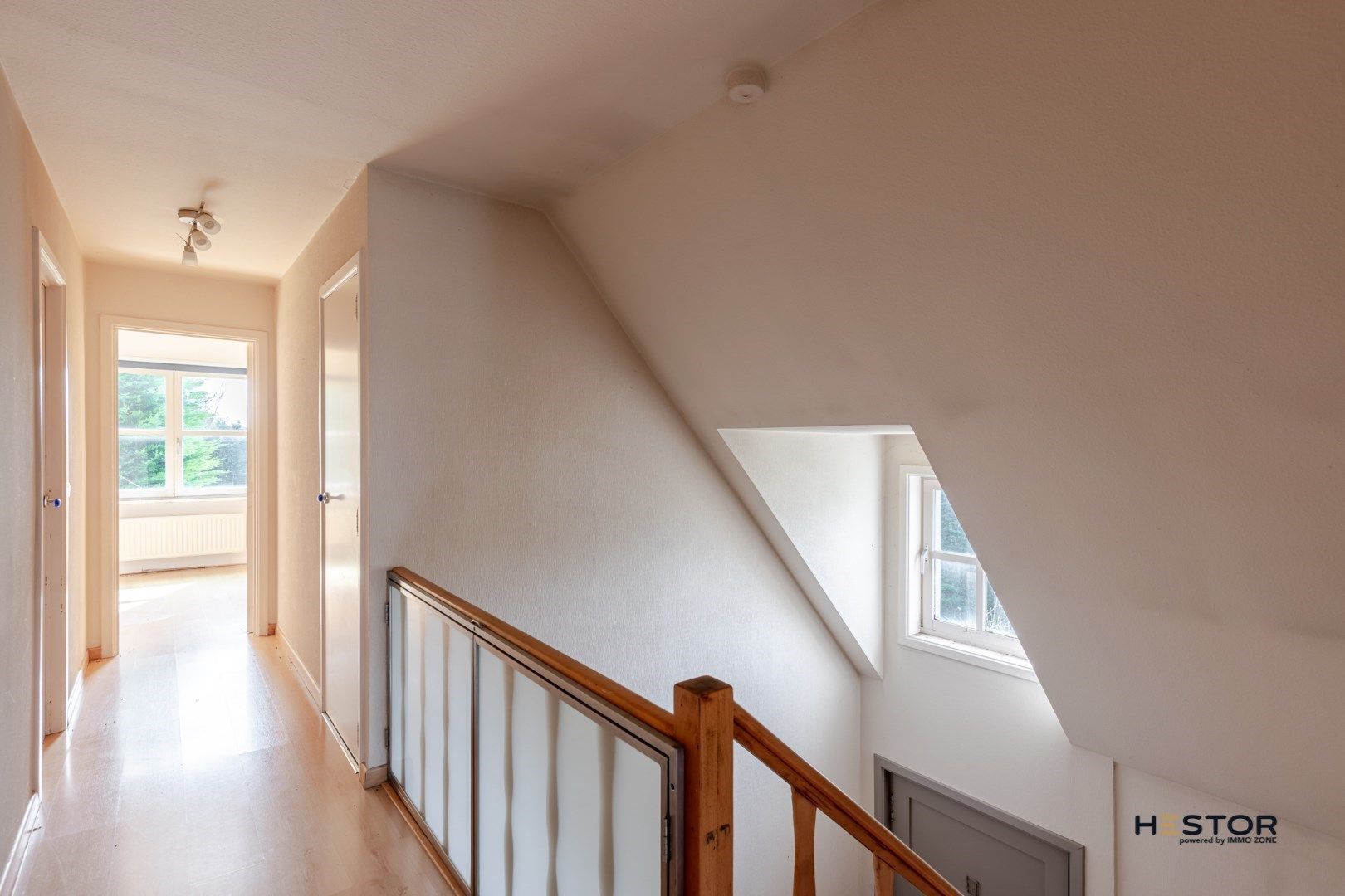 Commercieel gelegen woning met veel mogelijkheden foto 24
