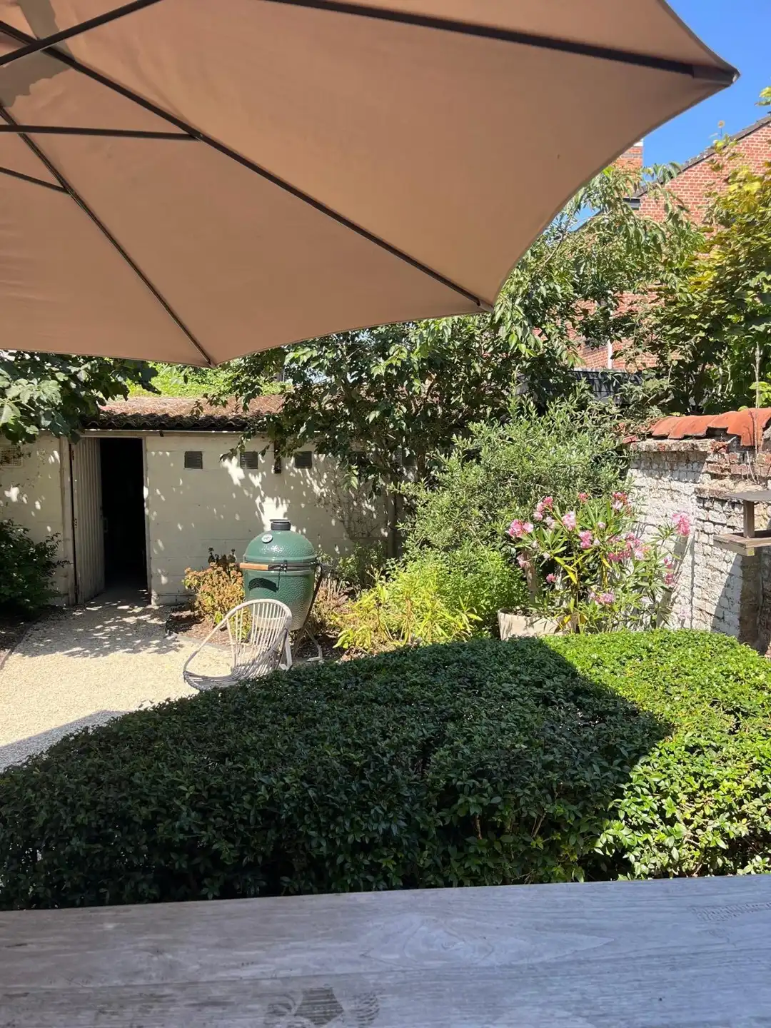 In het centrum gel. stadswoning met 5 slpk., terras, tuin en garage foto 13