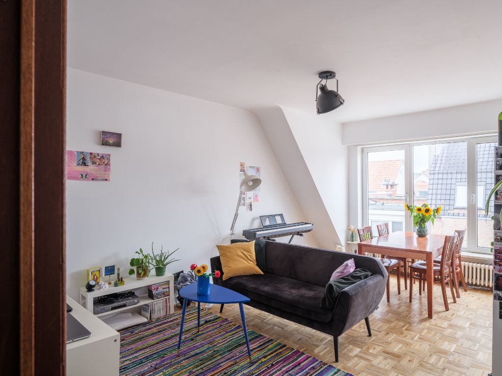Karaktervol dakappartement met 2 slaapkamers op een gegeerde centrumlocatie foto 3
