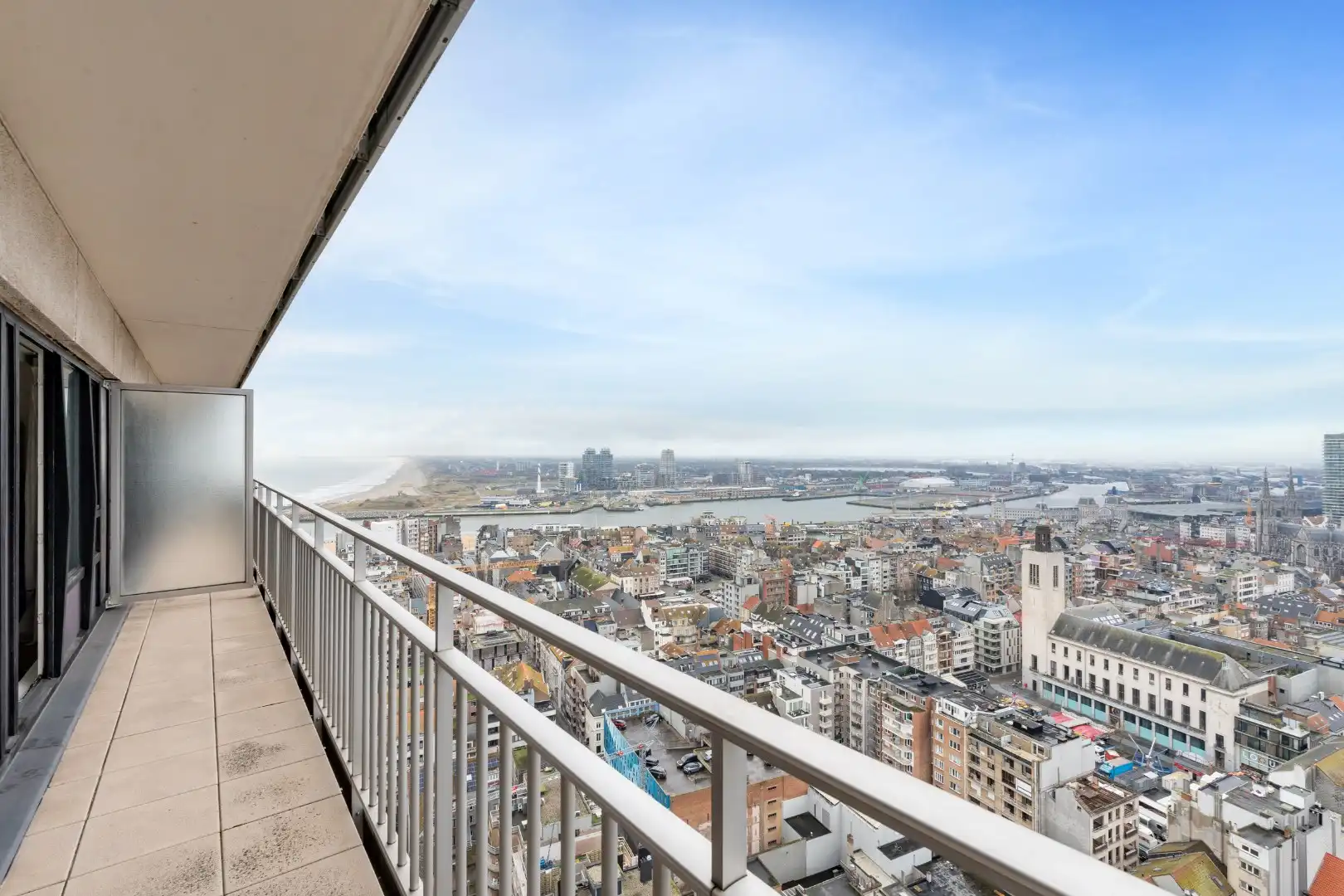 APP. 4 SLAAPKAMERS IN CENTRUM MET PANORAMISCH ZICHT OP ZEE EN STAD foto 20