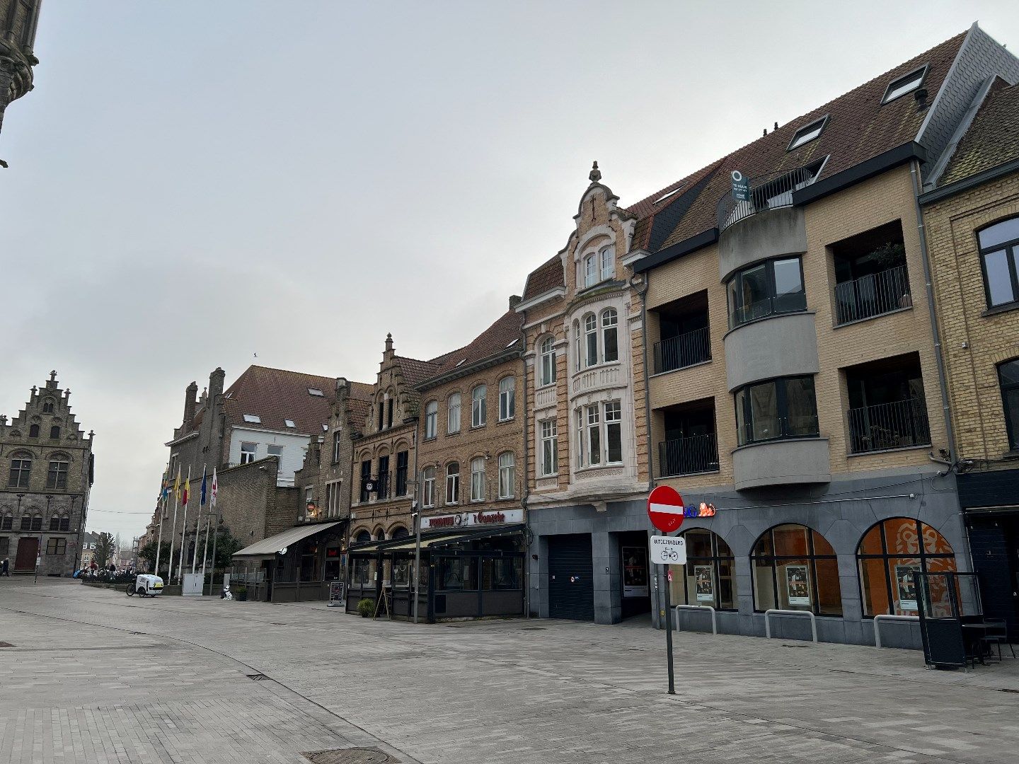 Luxe-appartement met fantastisch zicht en 3 terrassen in hartje Ieper foto 20