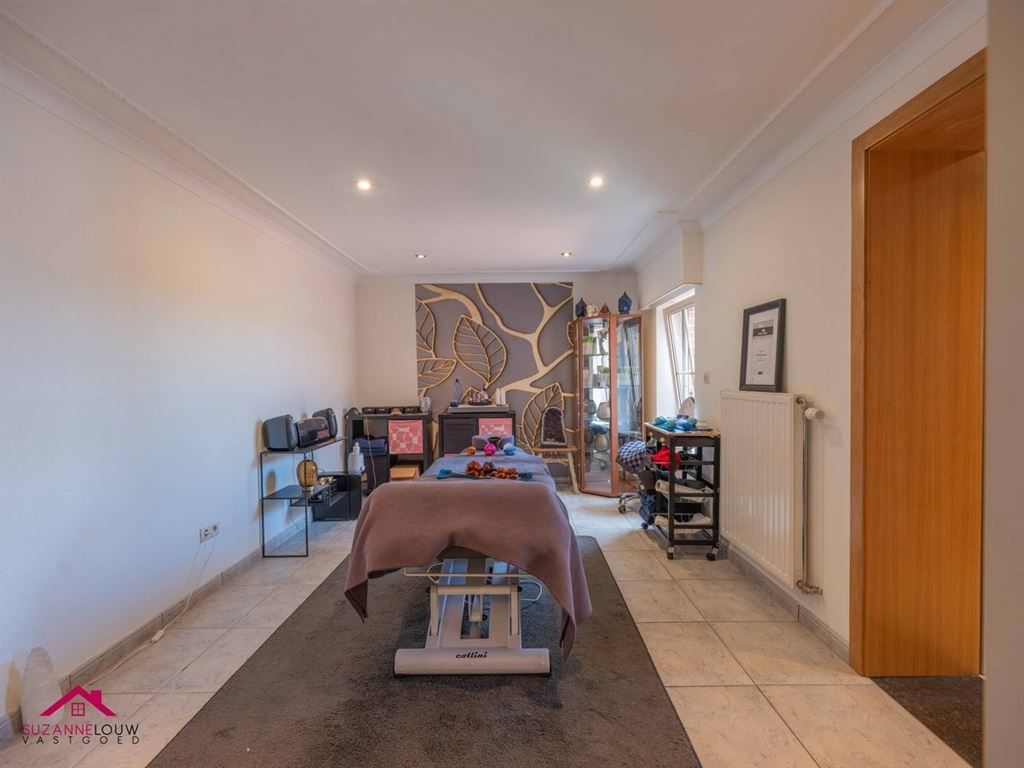 Gerenoveerde verrassend ruime vrijstaande woning foto 28