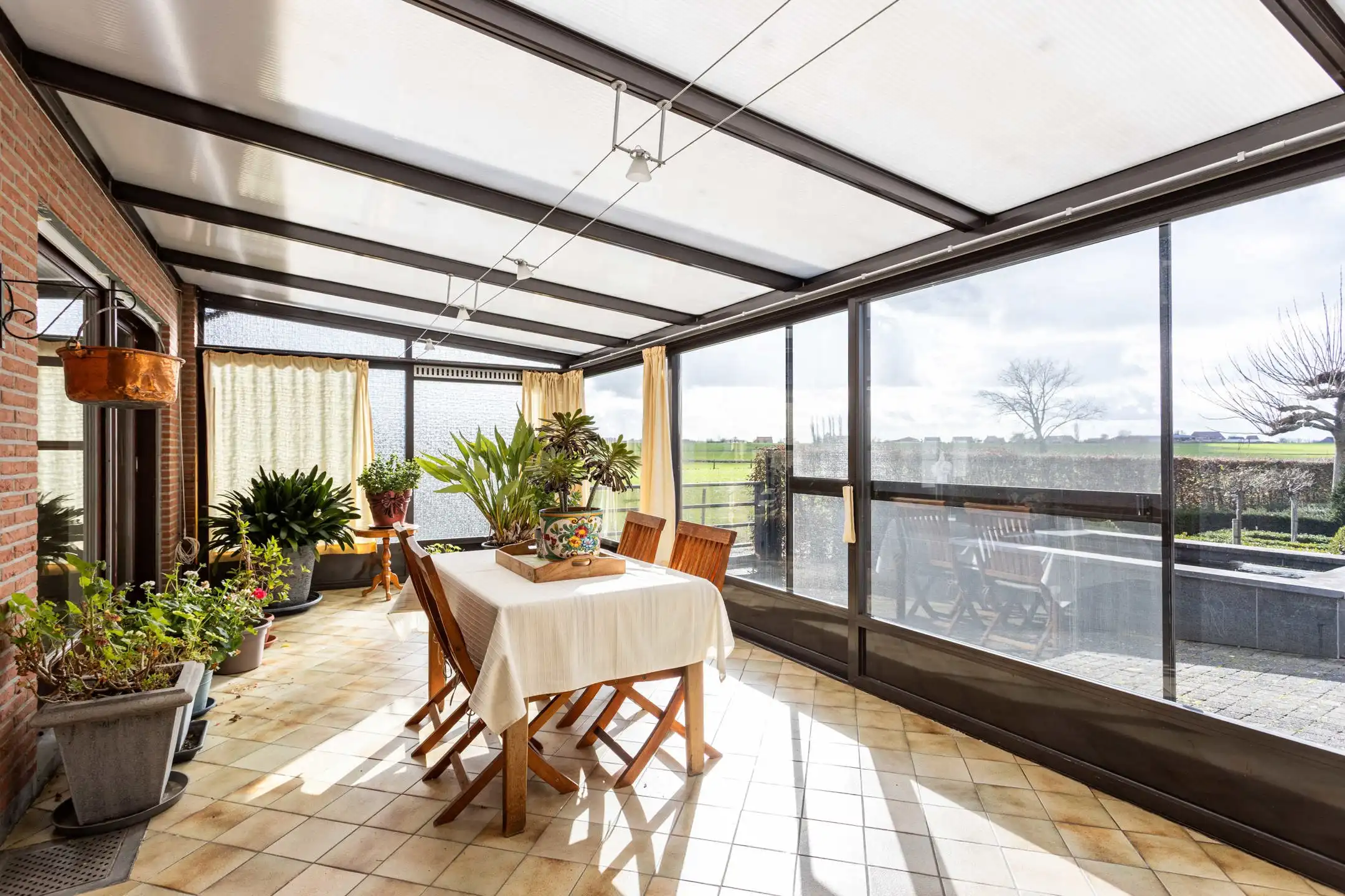 Instapklare villa met tuin, weids uitzicht en ruim bijgebouw foto 13