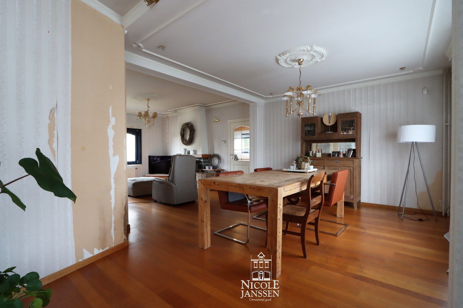 Ruime gezinswoning met loods  foto 6